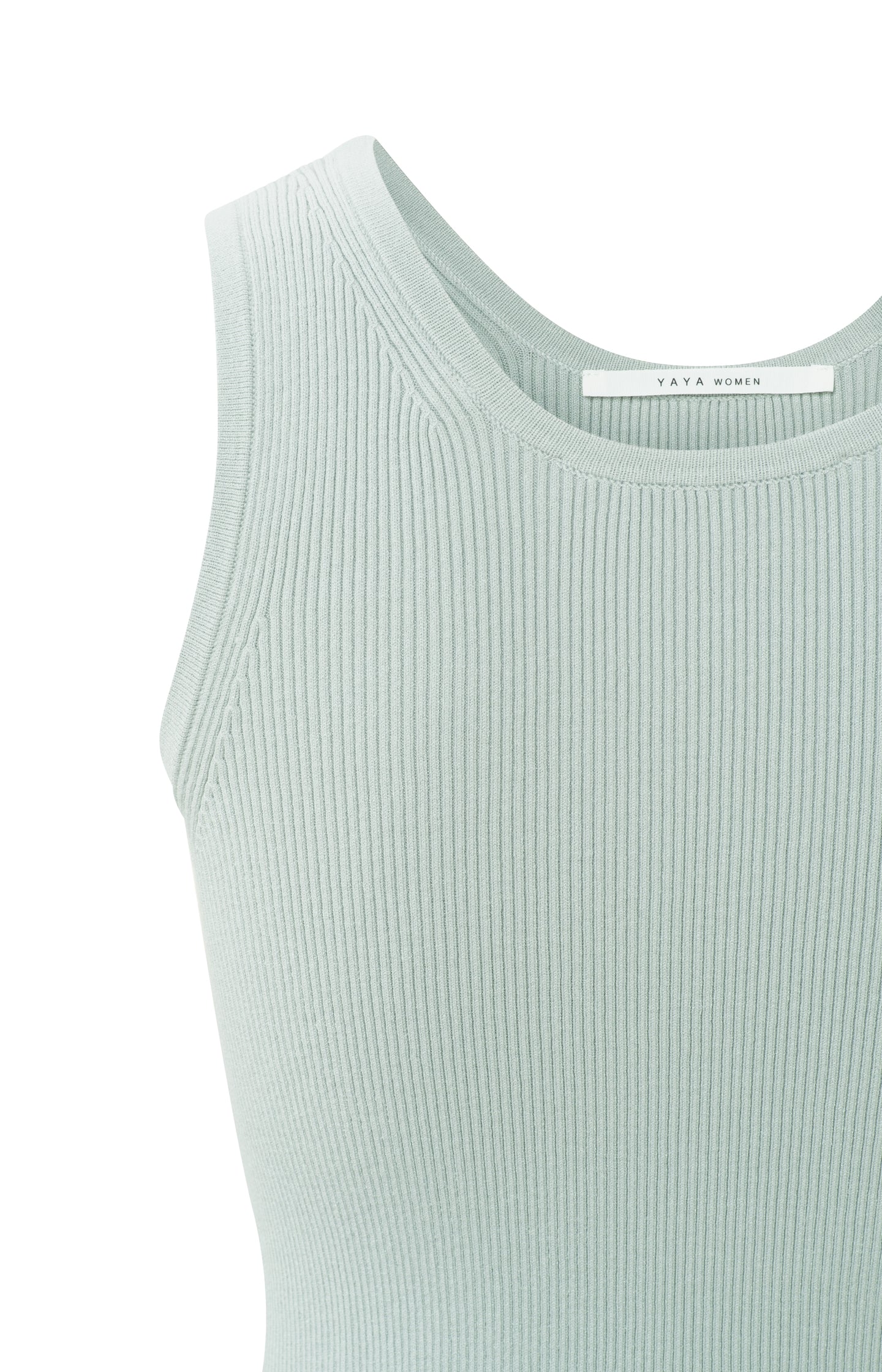 Ribbed tank top with round neckline in regular fit