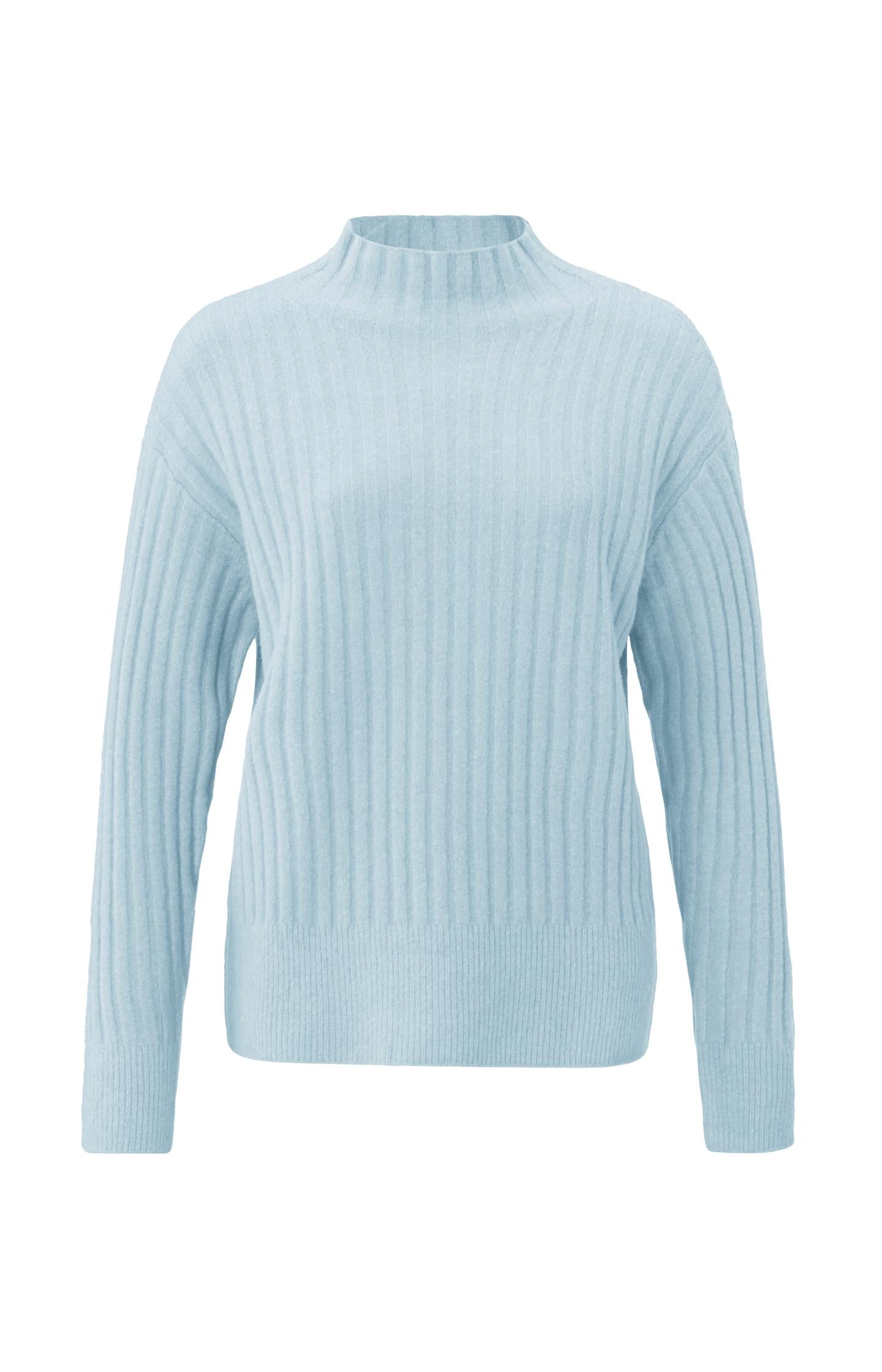 Ribbed turtleneck sweater with long sleeves in loose fit - Type: product