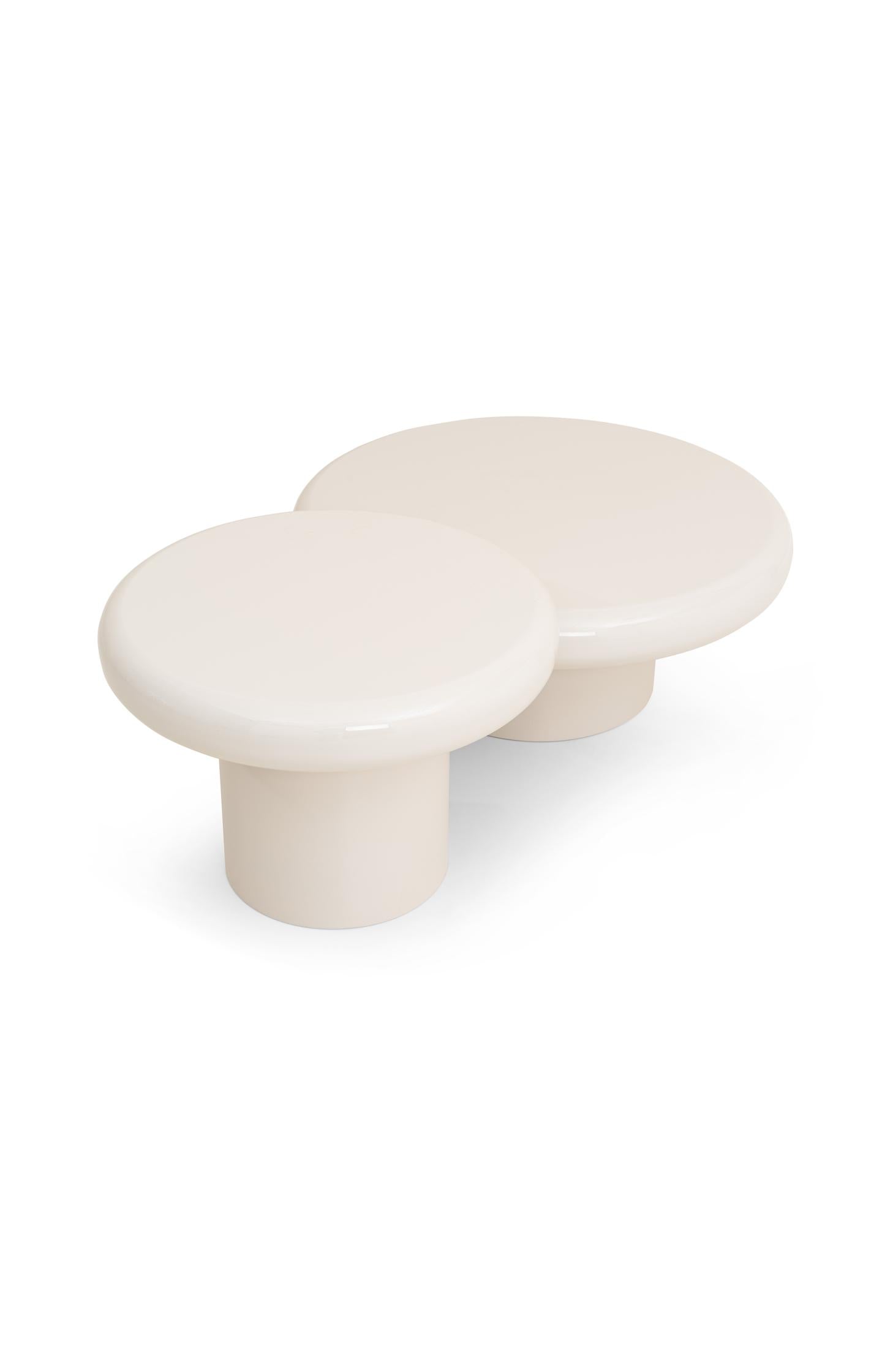 Round coffee table with glossy finish