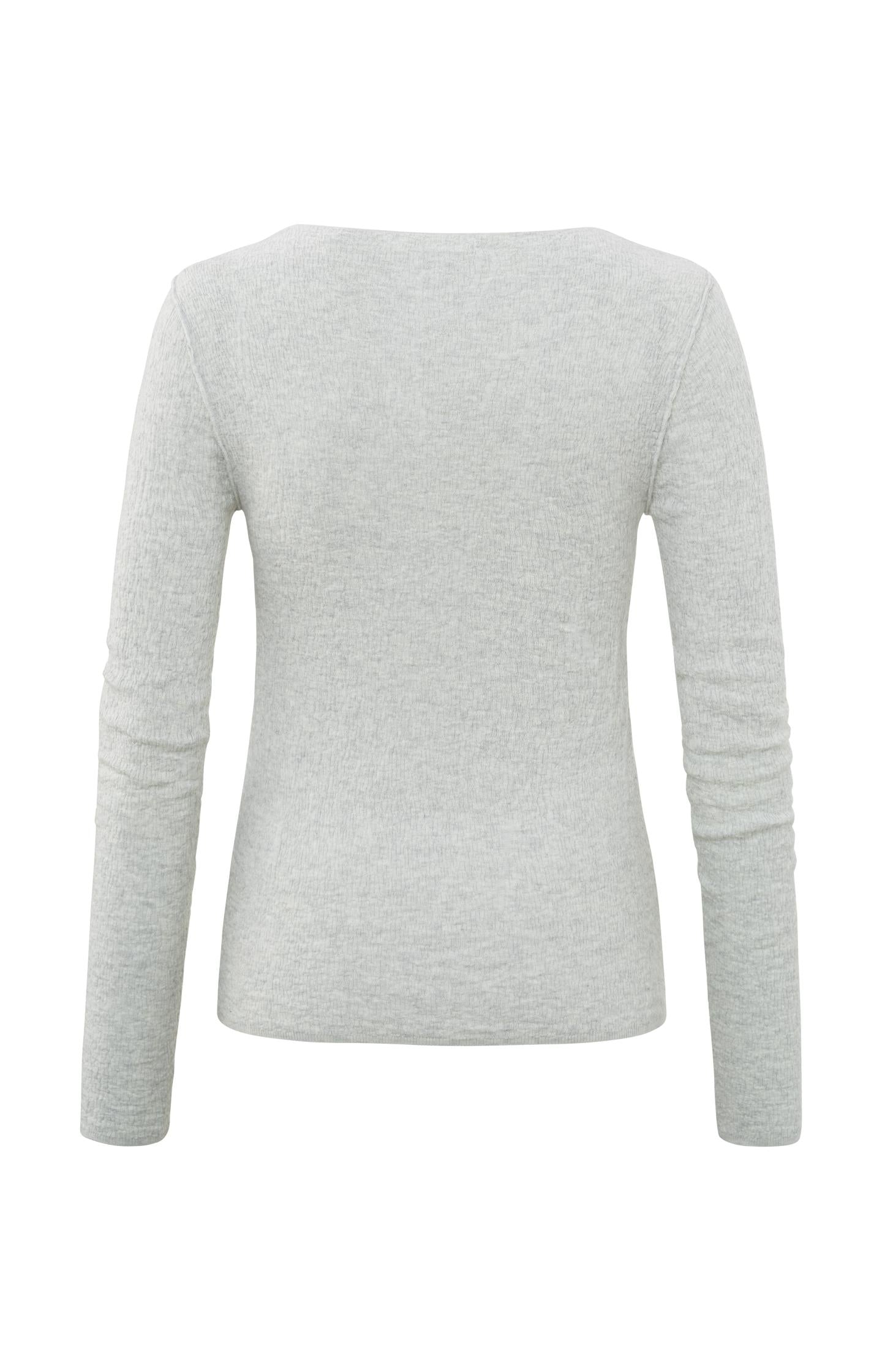 Round neck sweater with long sleeves