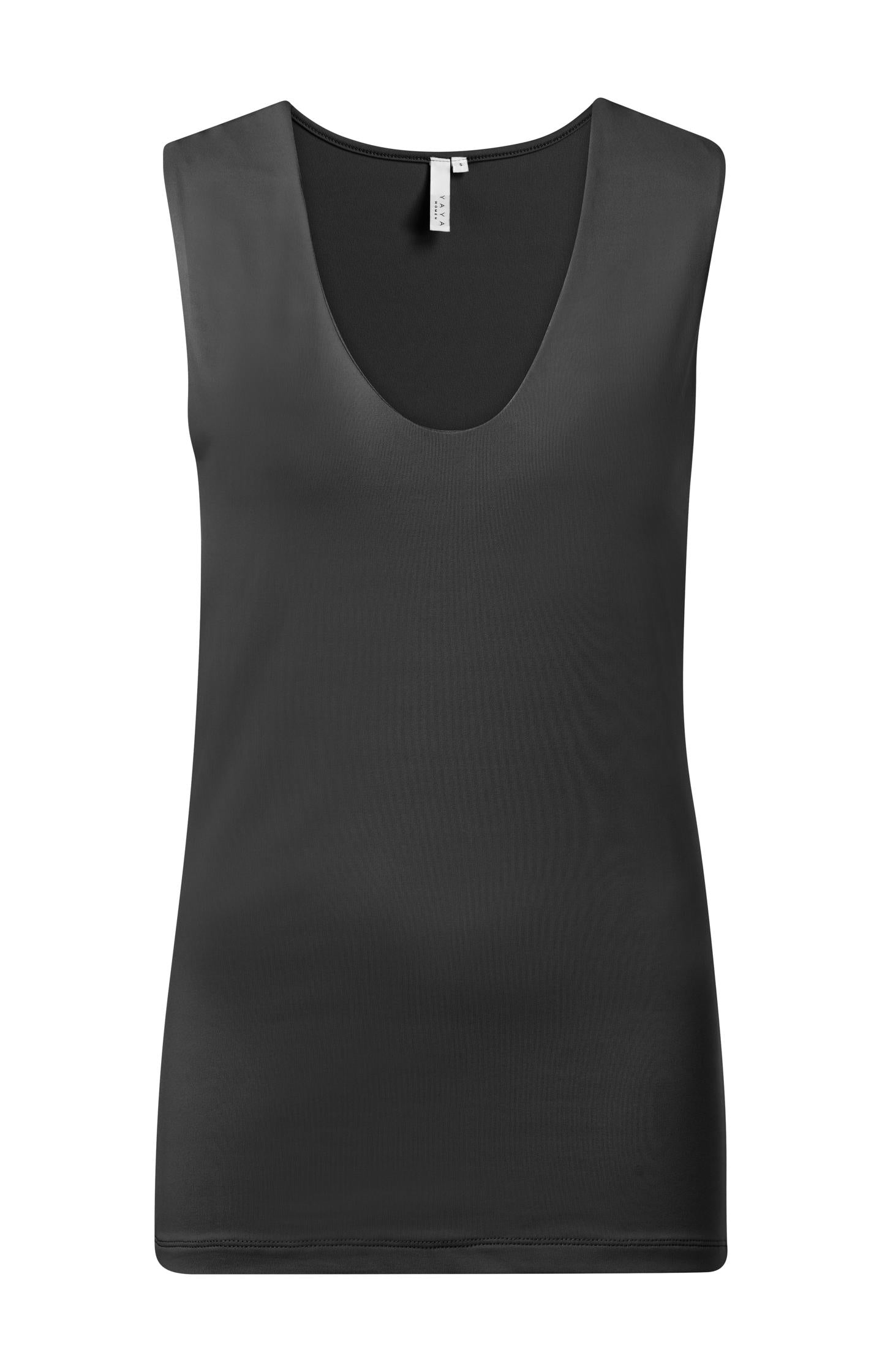 Round V-neck singlet - Type: product