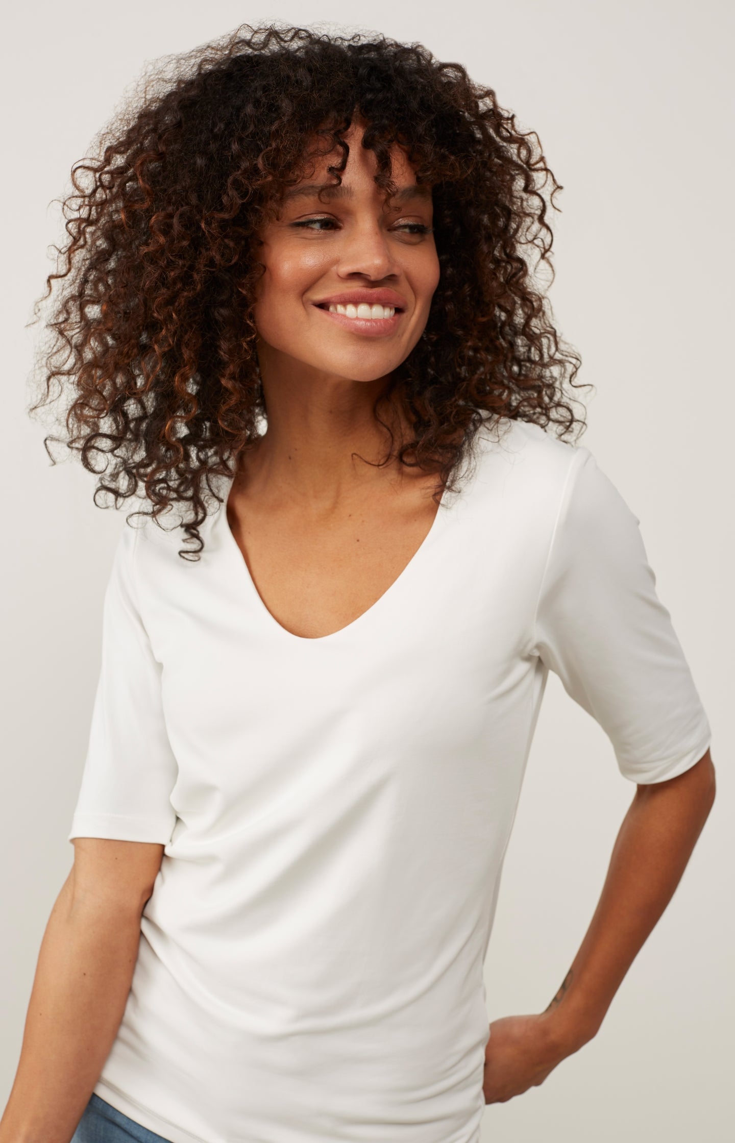 Round V-neck top with half sleeves - Off White - Type: lookbook