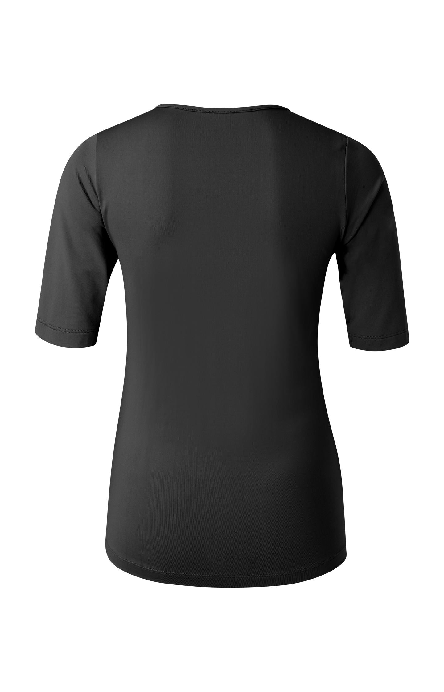 Basic T-shirt with round V-neck and mid-length sleeves