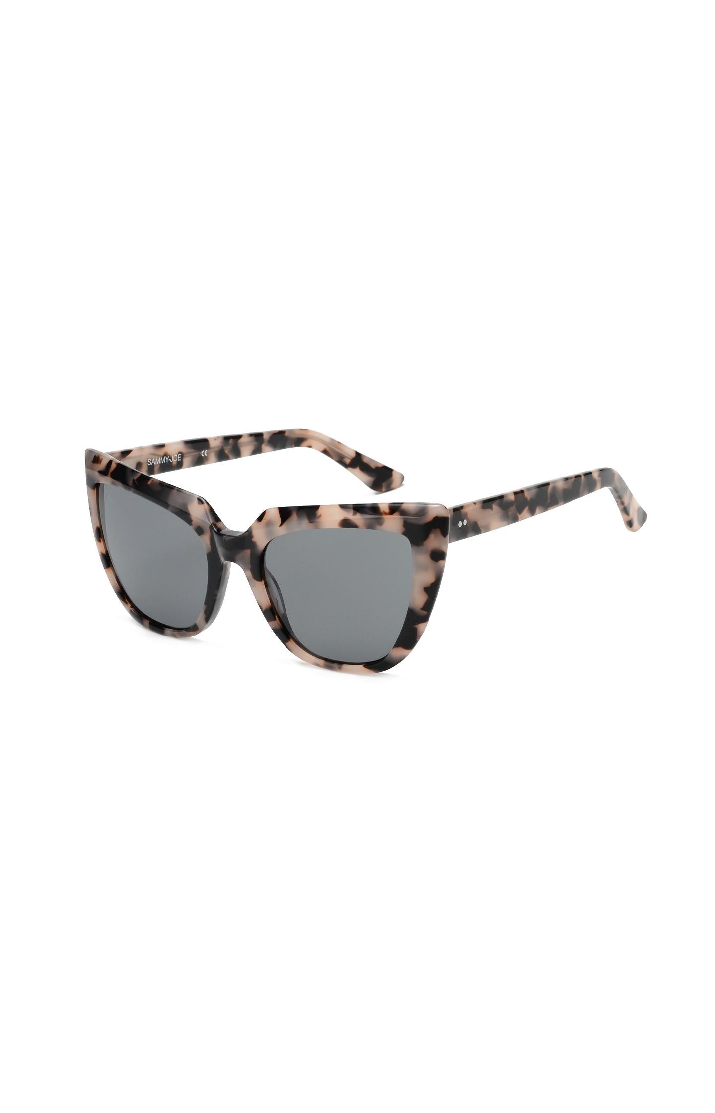 Sammy-Joe sunglasses cat eye shaped in multi color