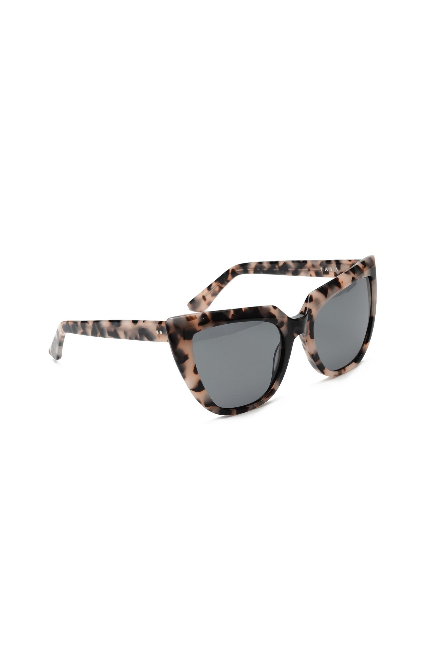 Sammy-Joe sunglasses cat eye shaped in multi color