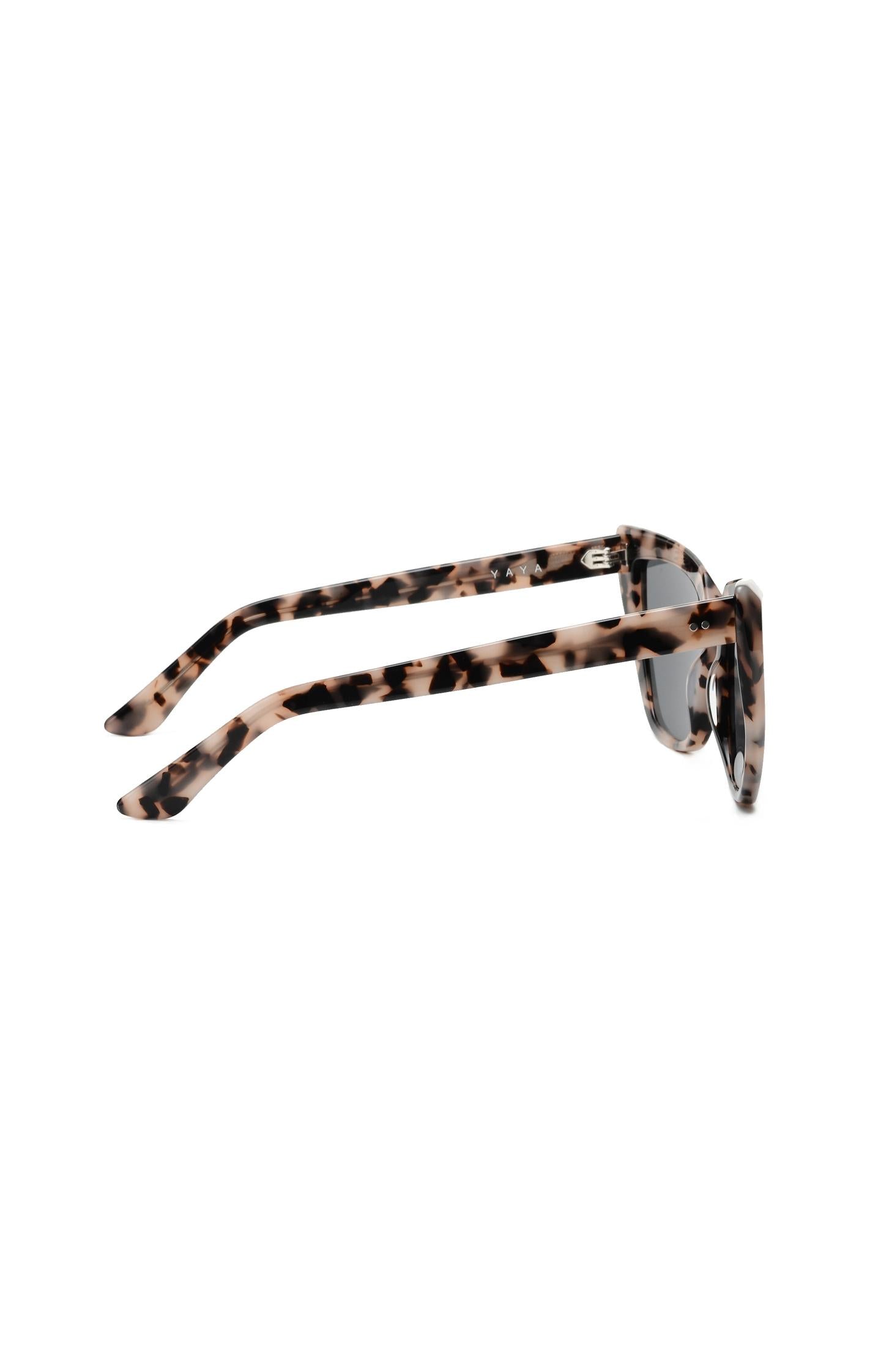 Sammy-Joe sunglasses cat eye shaped in multi color