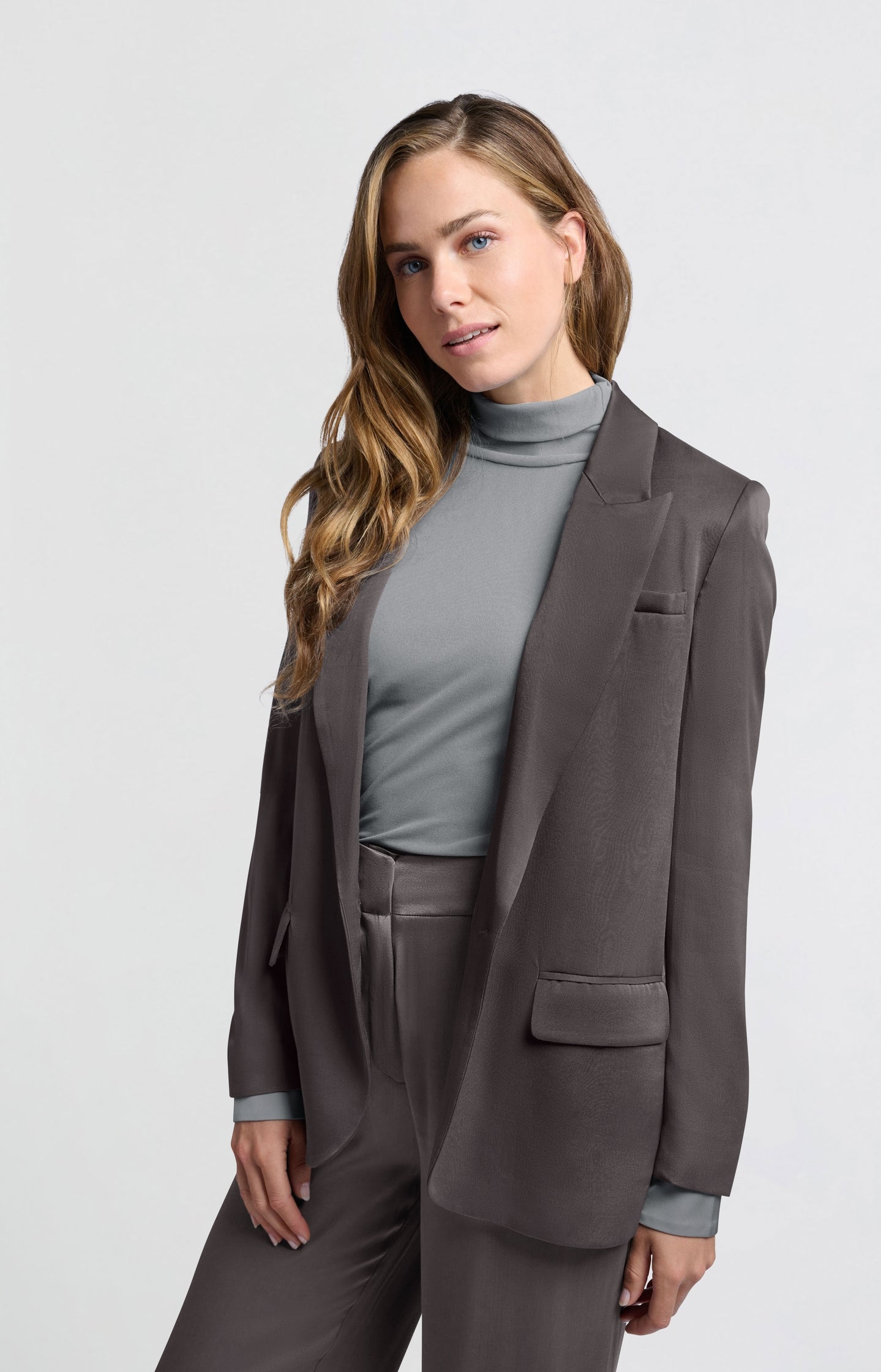 Satin blazer with long sleeves and classic collar