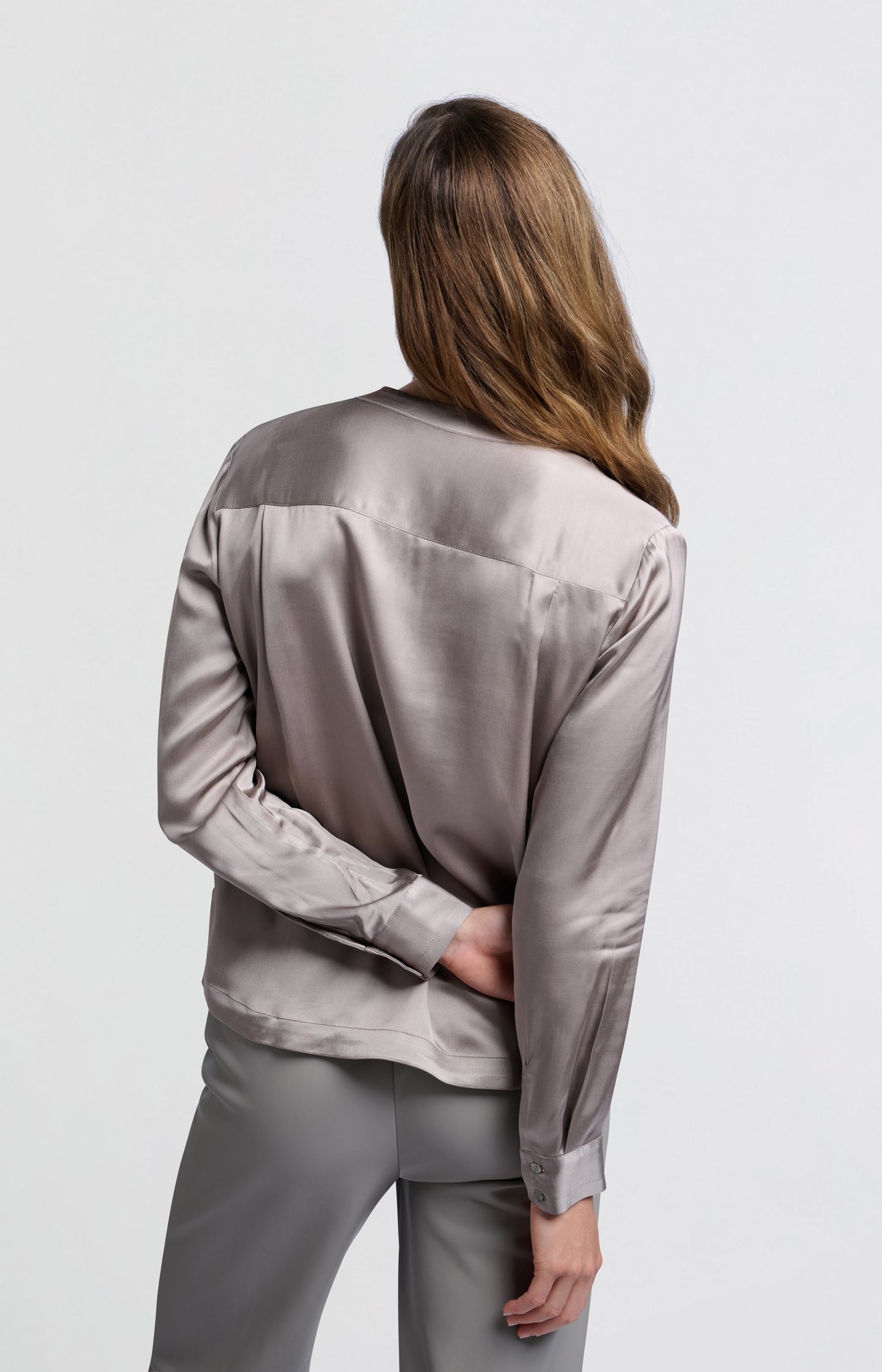 Satin blouse with long sleeves, round neck and buttons