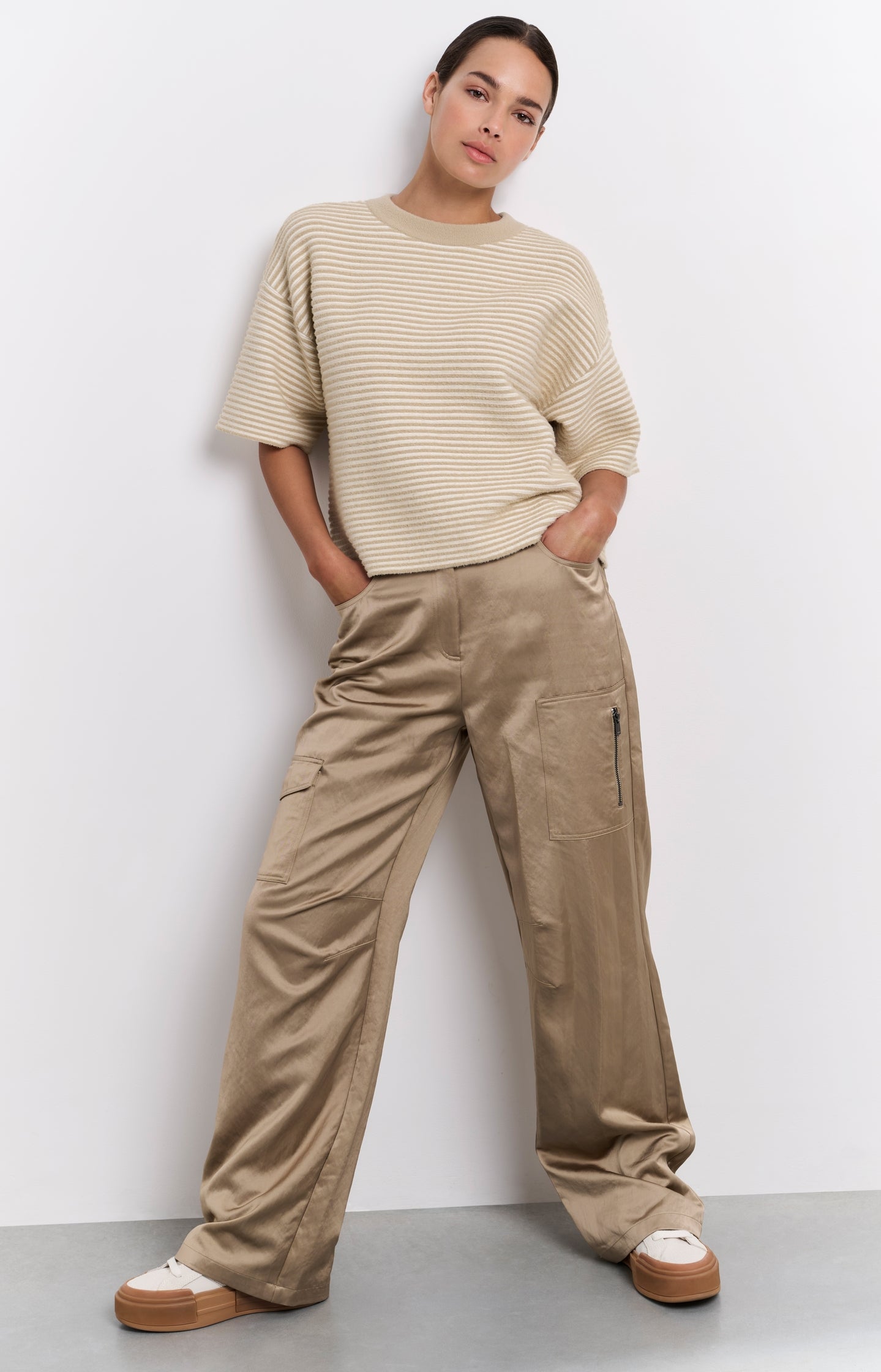 Satin cargo trousers with wide legs and pocket details