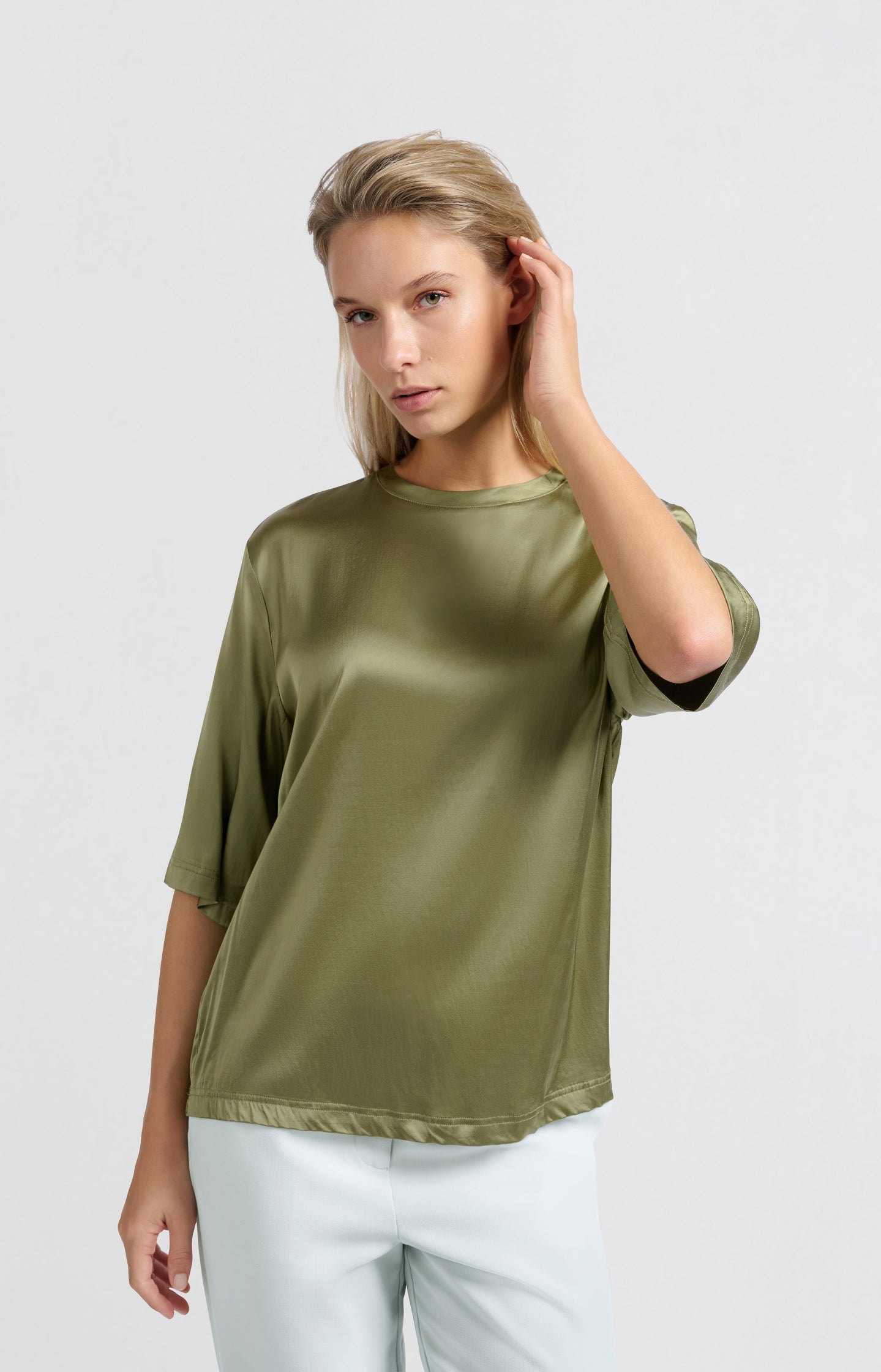 Satin oversized T-shirt with round neckline