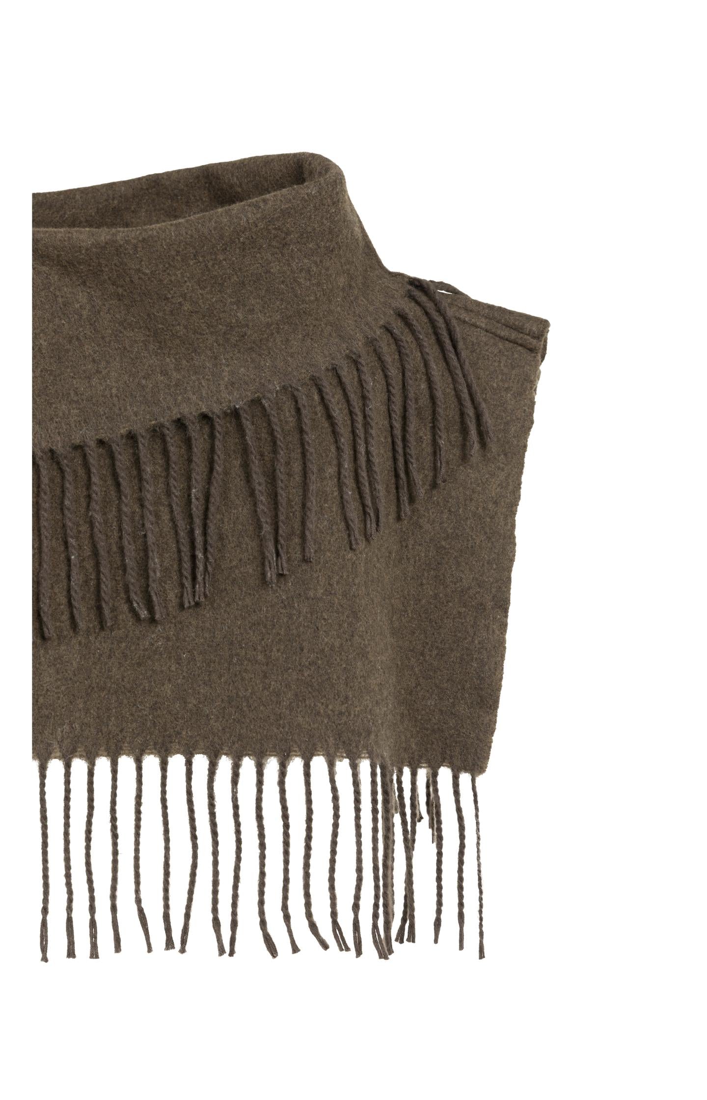 Scarf wrap with twisted fringes
