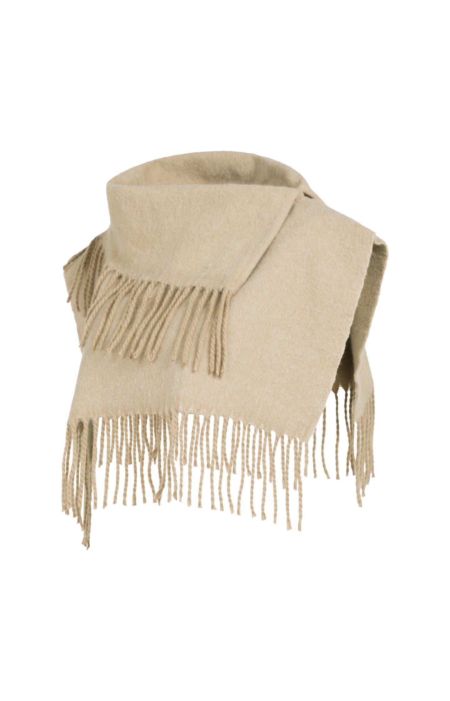 Scarf wrap with twisted fringes - Type: lookbook