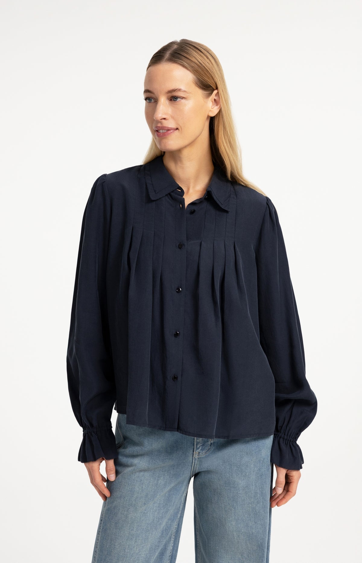 Sheer blouse with pleated details - Type: lookbook