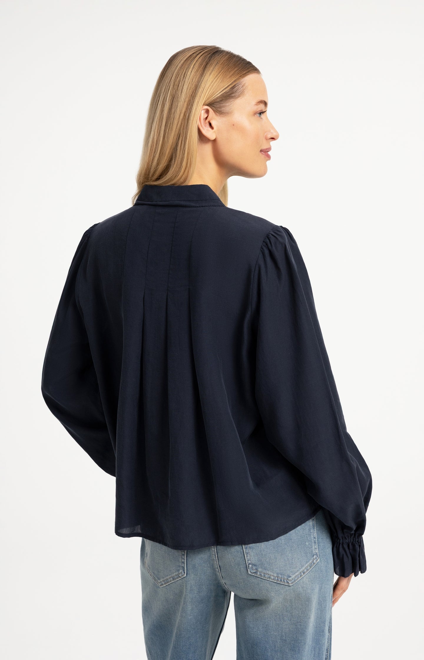 Sheer blouse with pleated details - Type: lookbook
