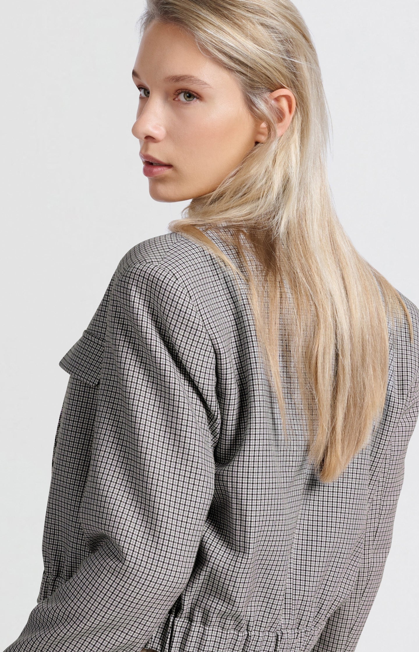 Short blazer with check pattern and elastic waist