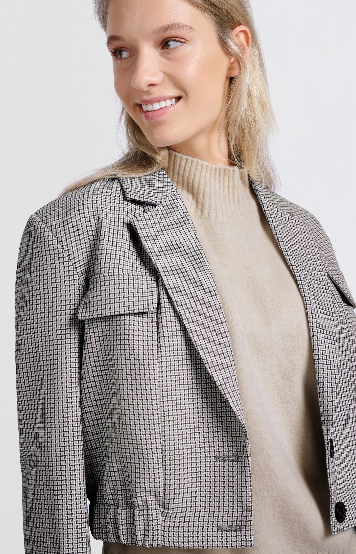 Short blazer with check pattern and elastic waist