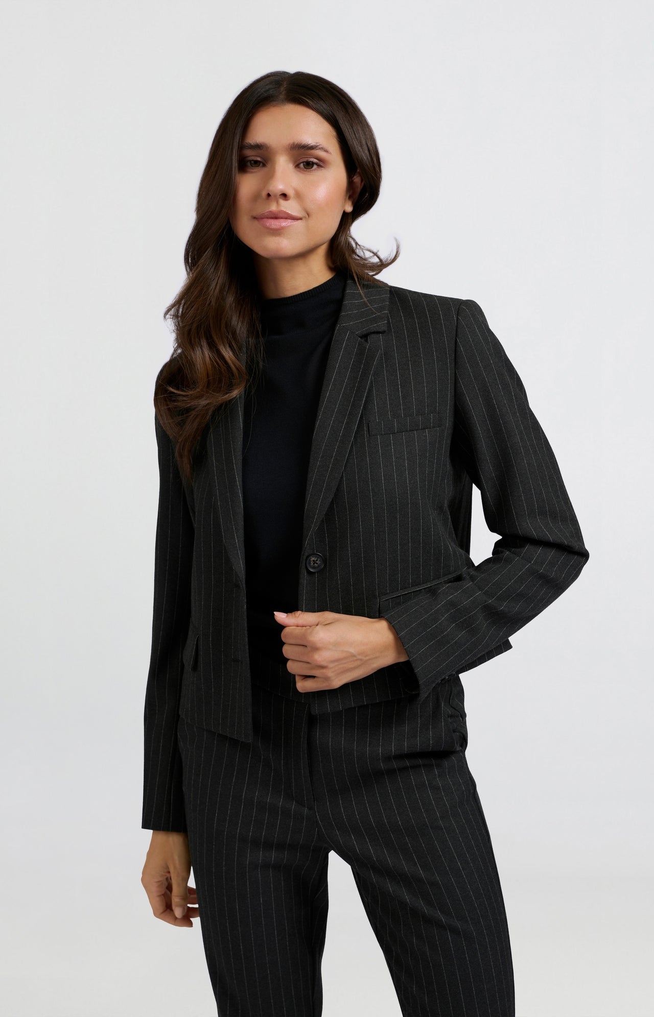 Short blazer with pinstripes, long sleeves and pockets