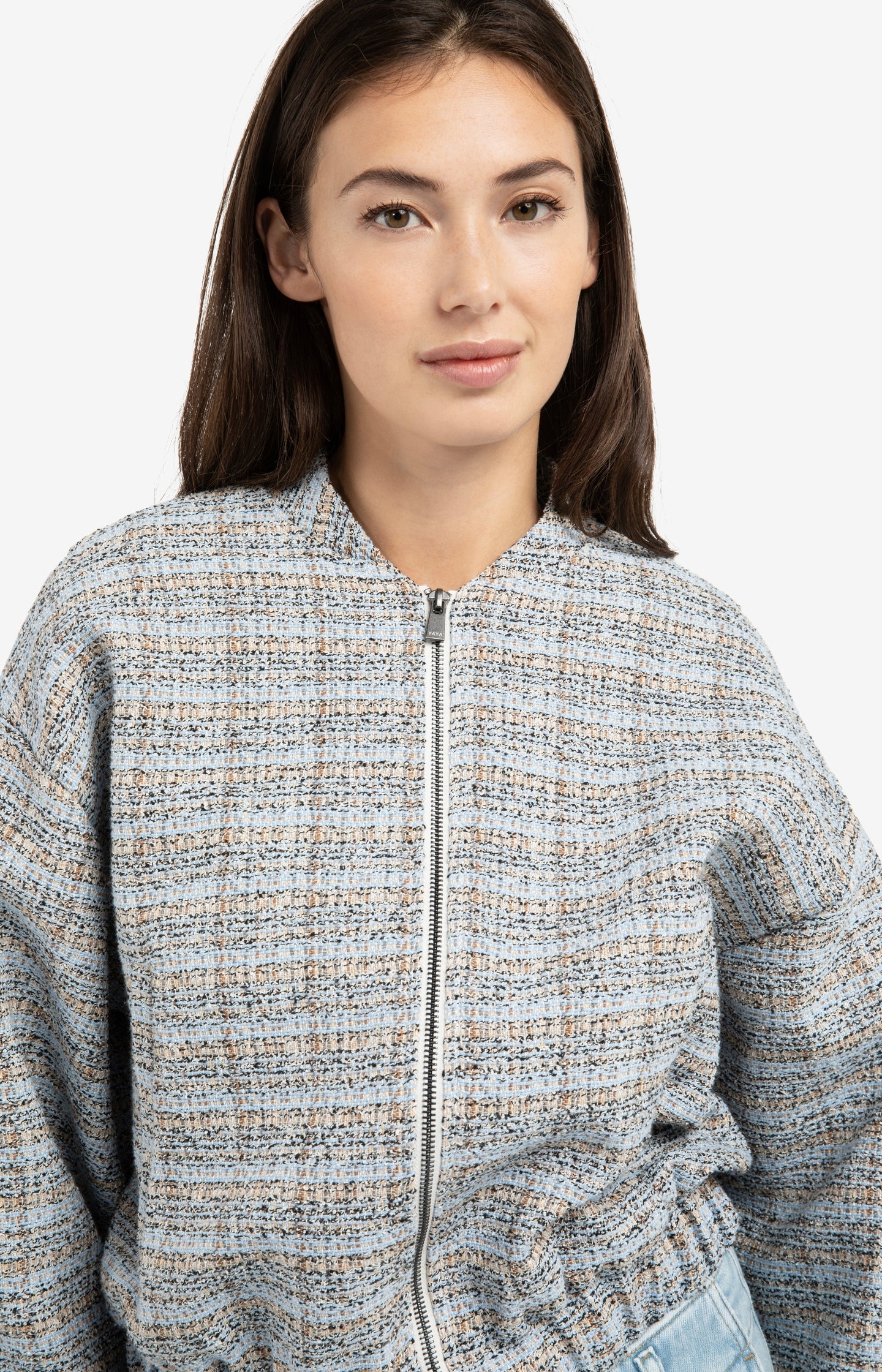 Short bouclé jacket with elasticated cuffs and hem