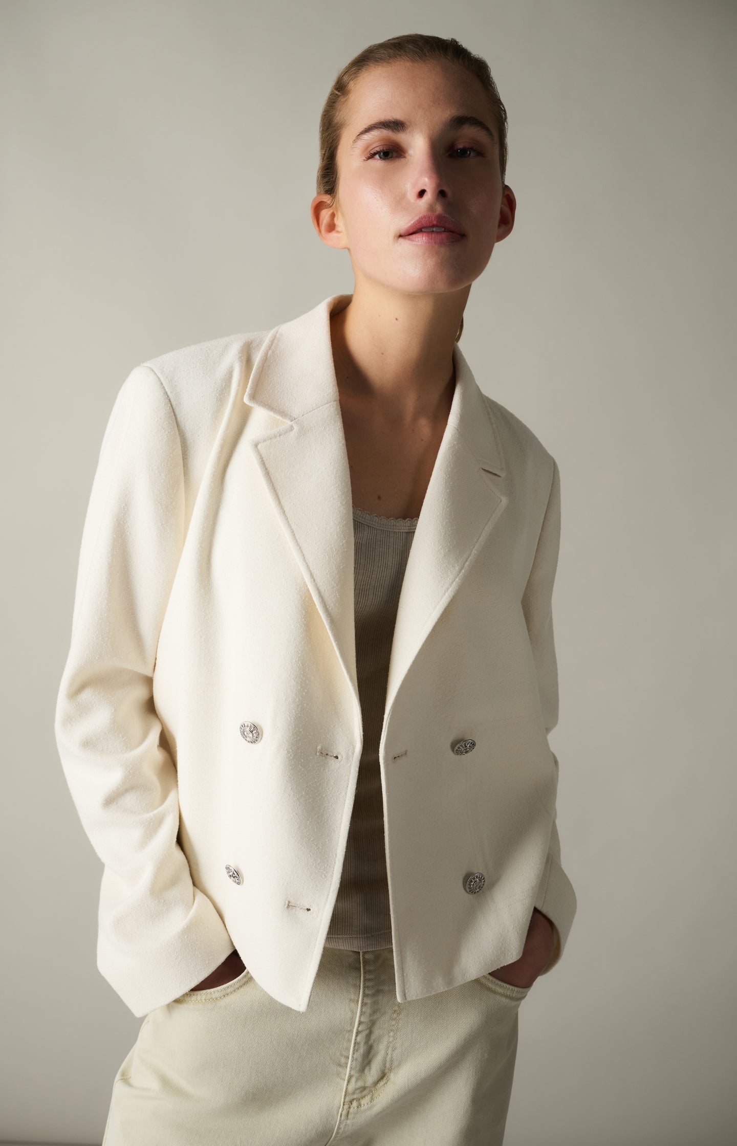 Short double-breasted blazer jacket