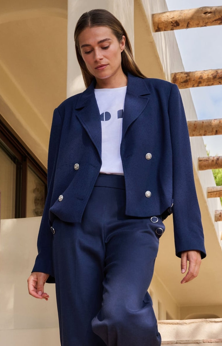 Short double-breasted blazer jacket - Type: lookbook