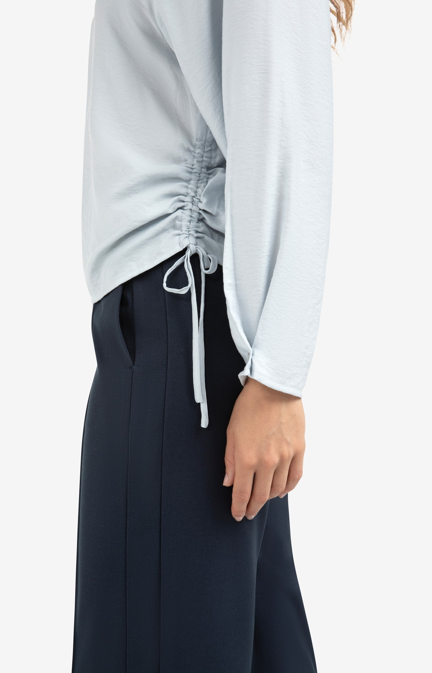Short sleeve sweater with collar and half zip