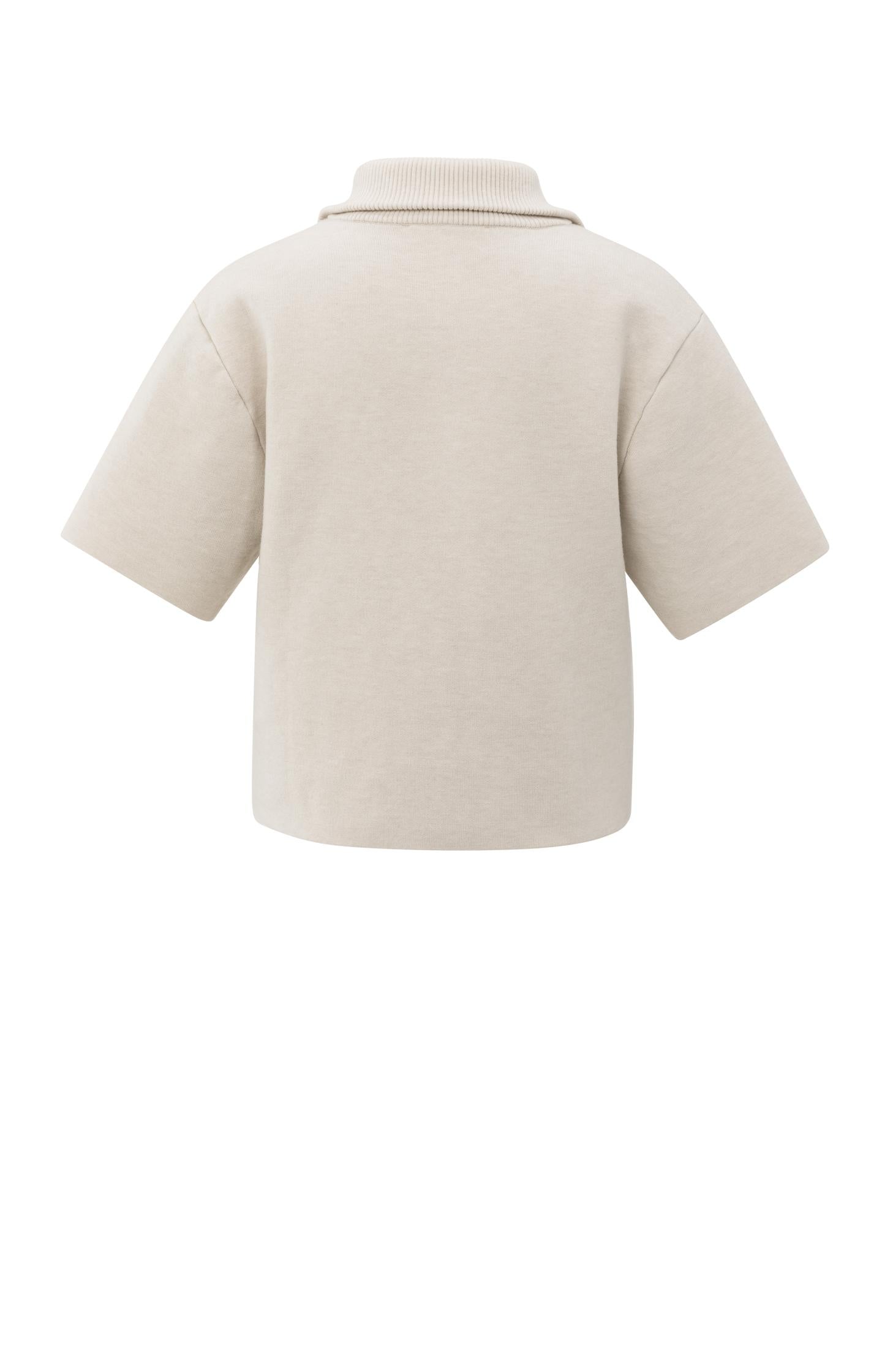 Short sleeve sweater with collar and half zip