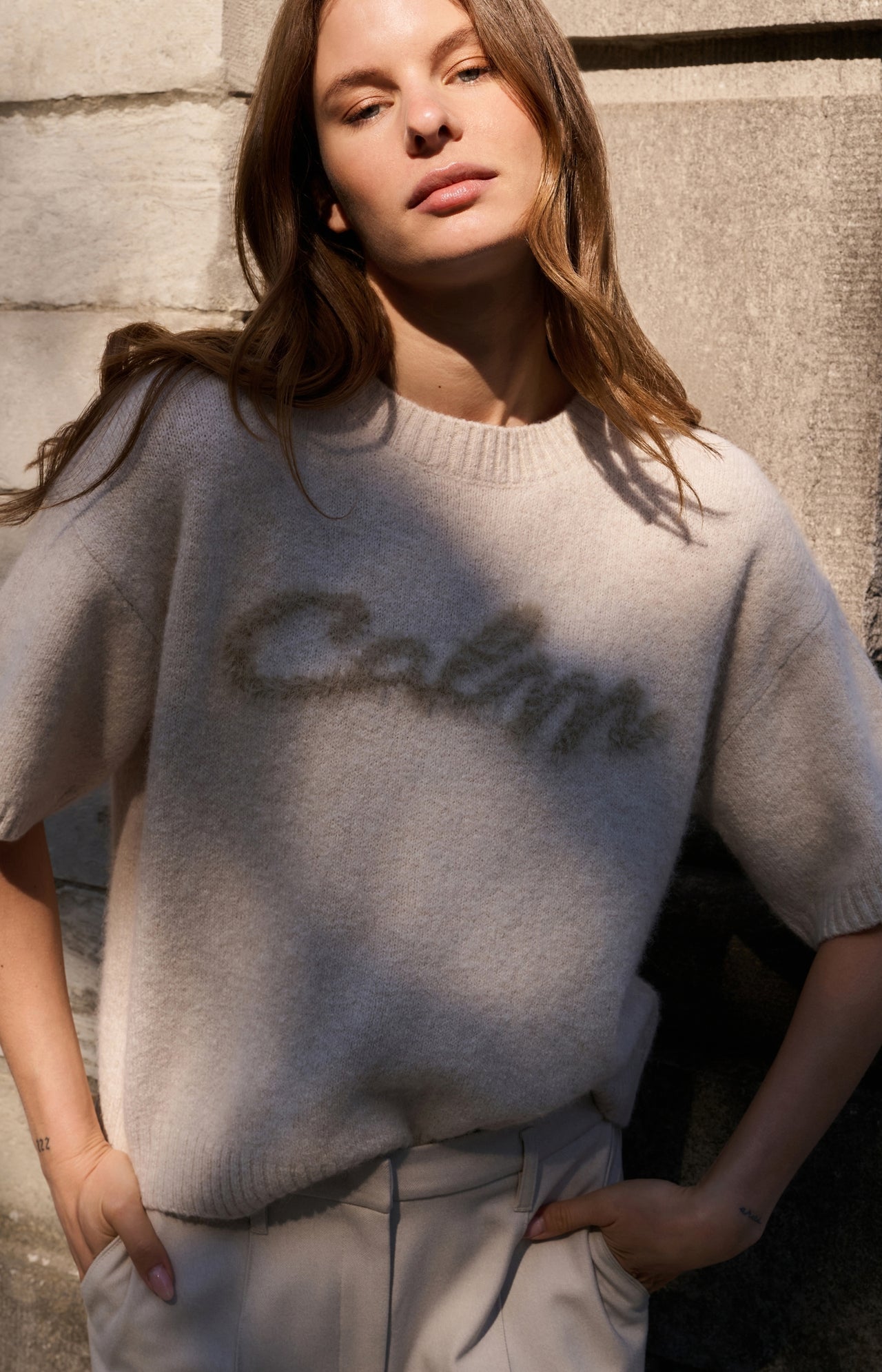 Short sleeve sweater with fluffy text detail - Type: lookbook