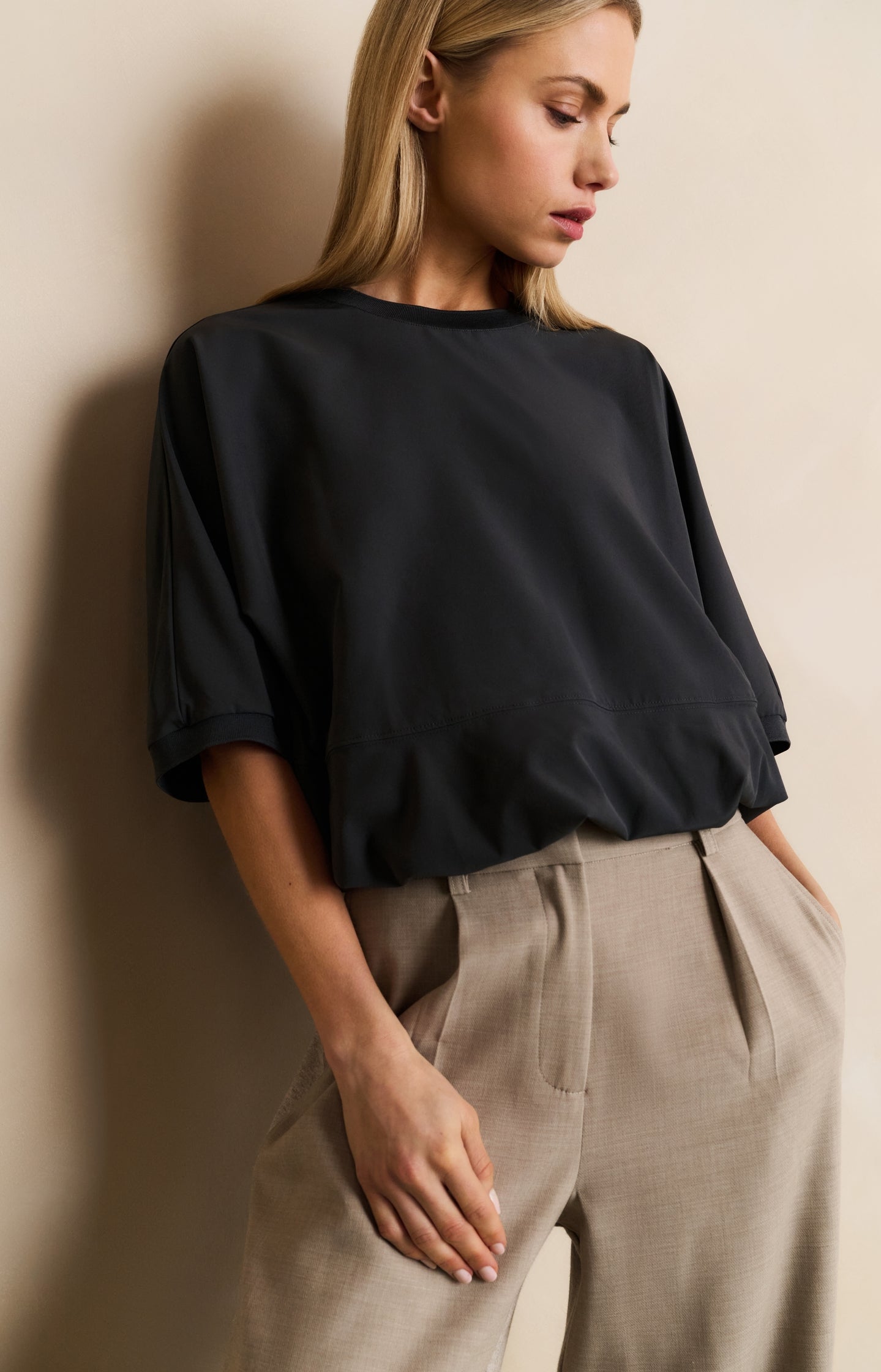 Short sleeve top with balloon hem
