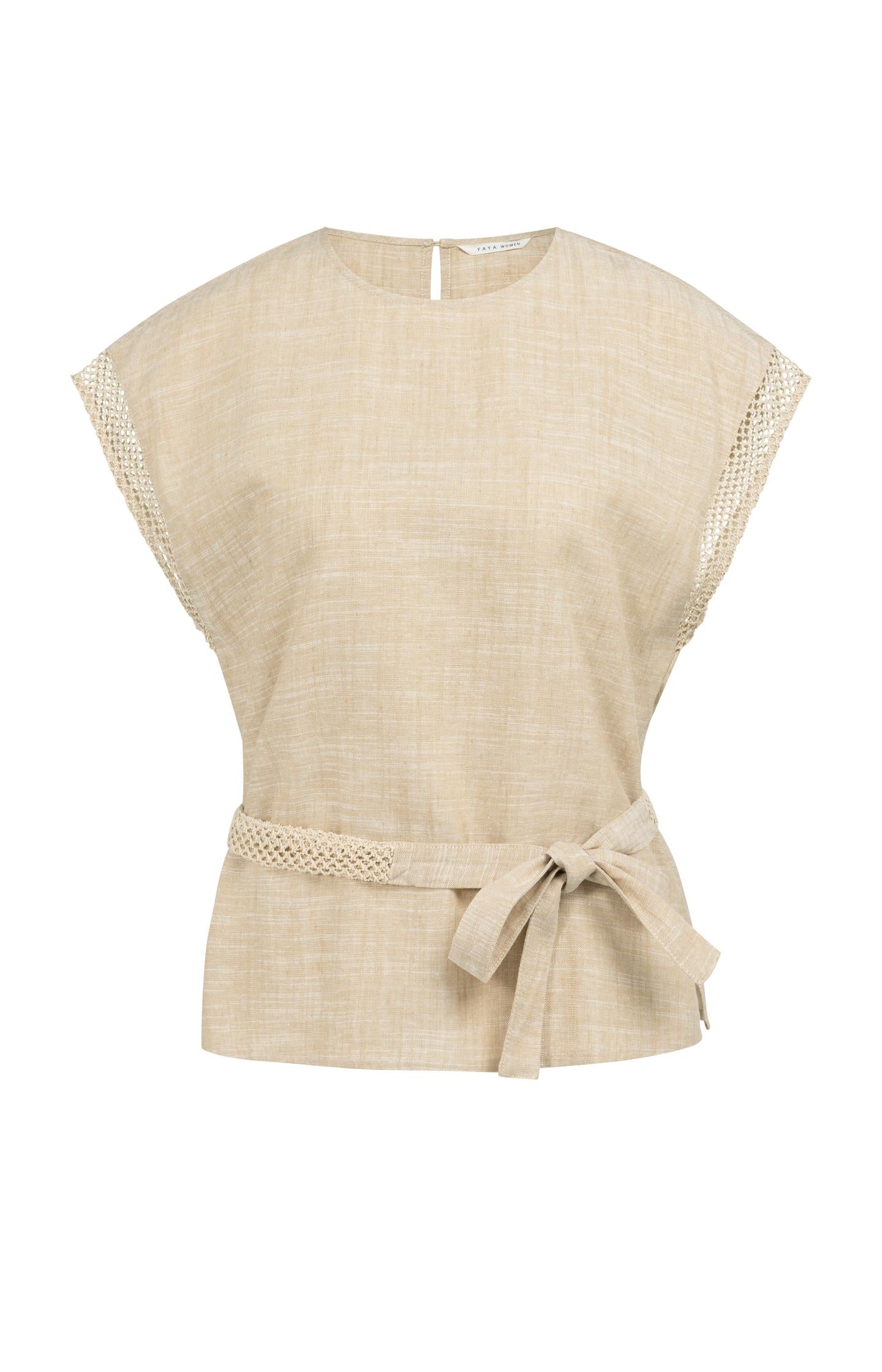 Short sleeve top with crochet details