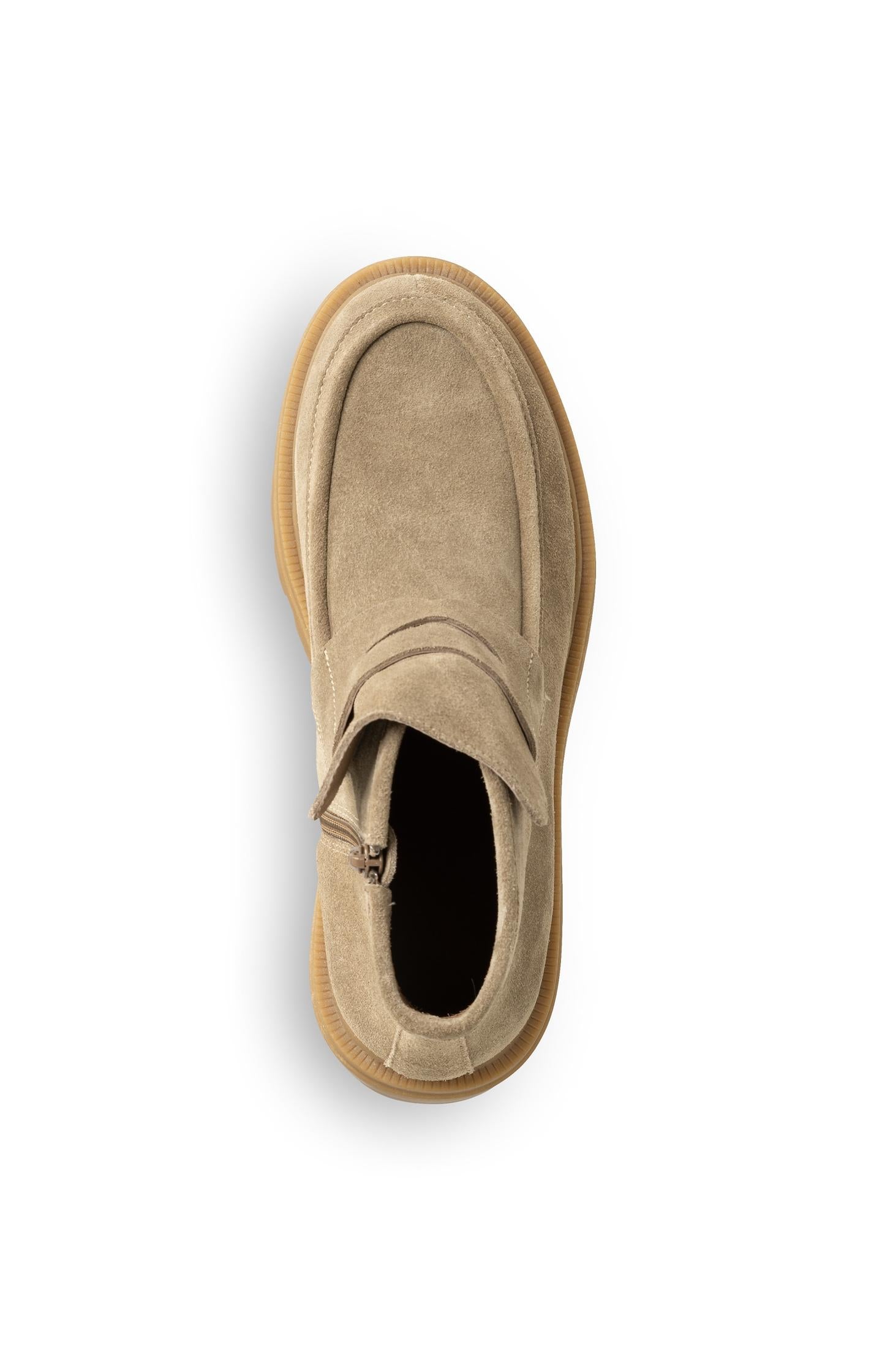 Short suede boot