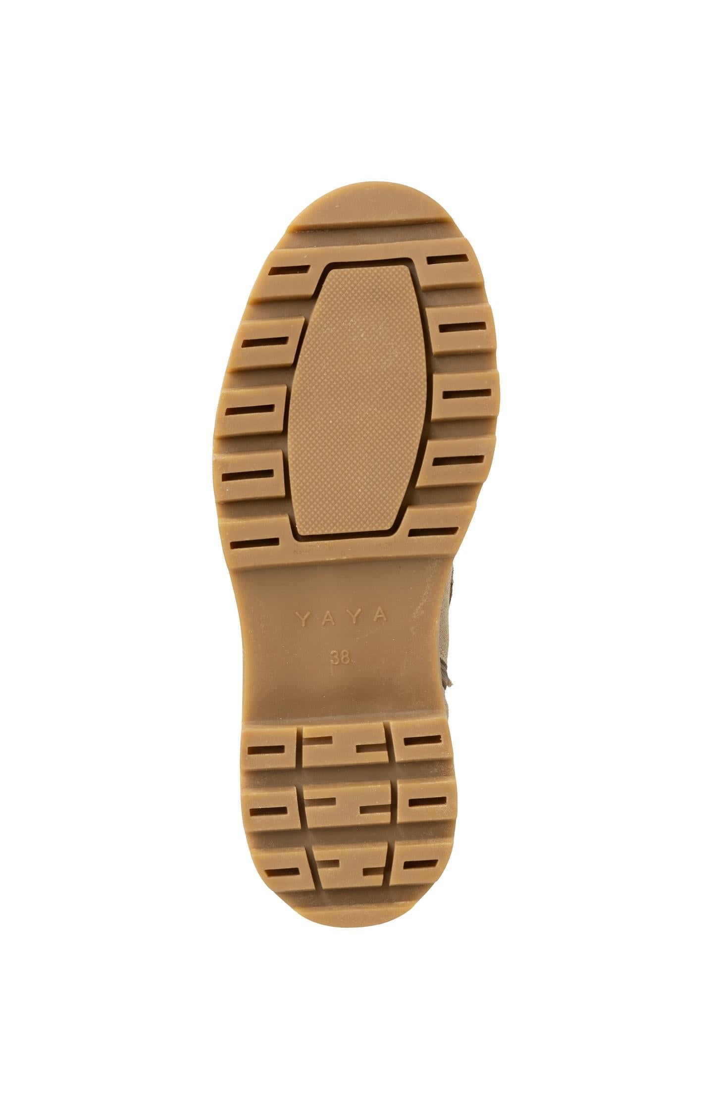 Short suede boot