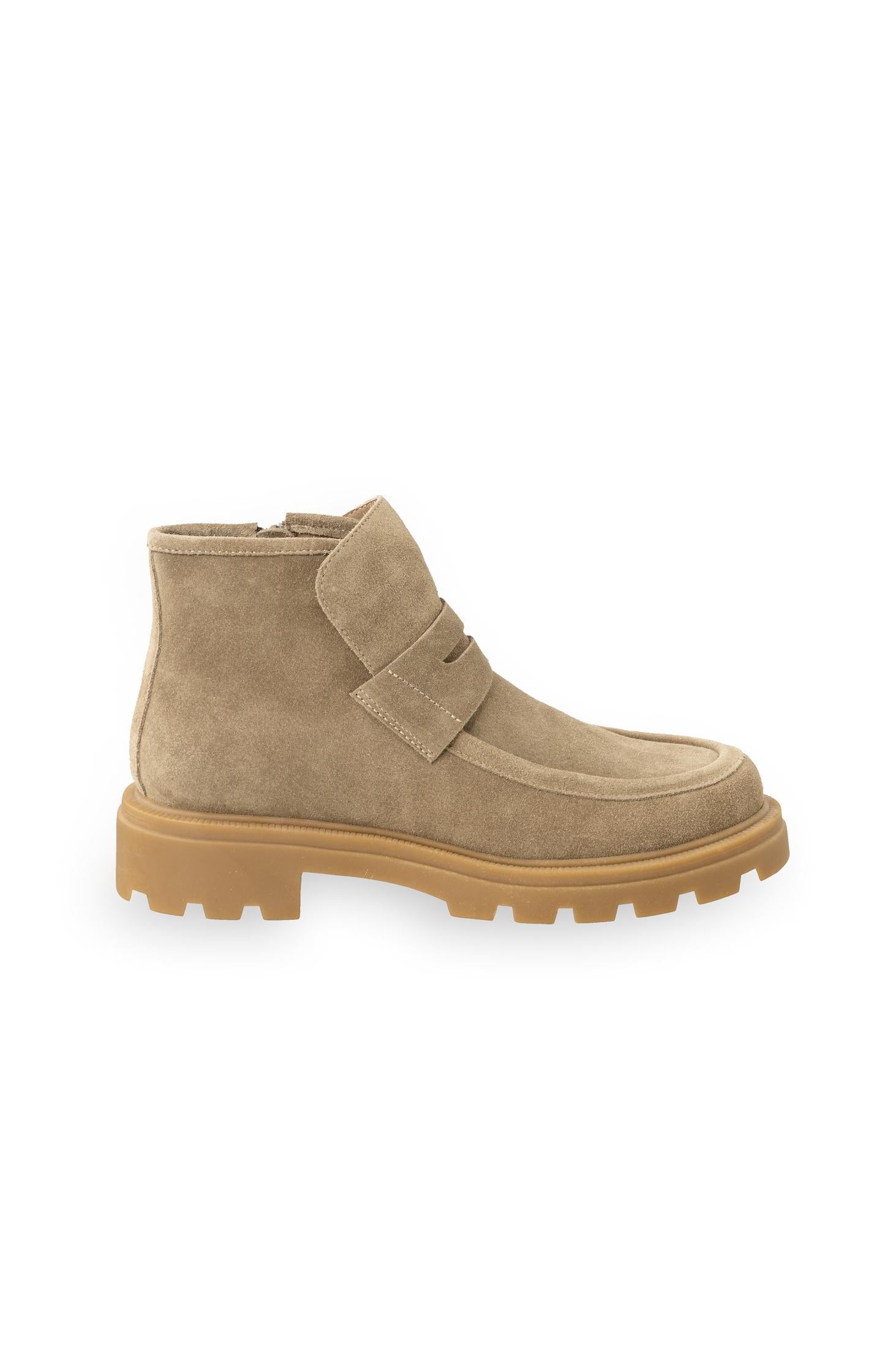 Short suede boot