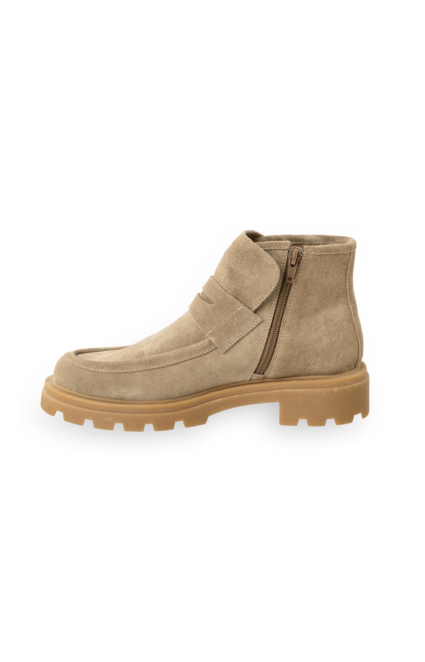 Short suede boot