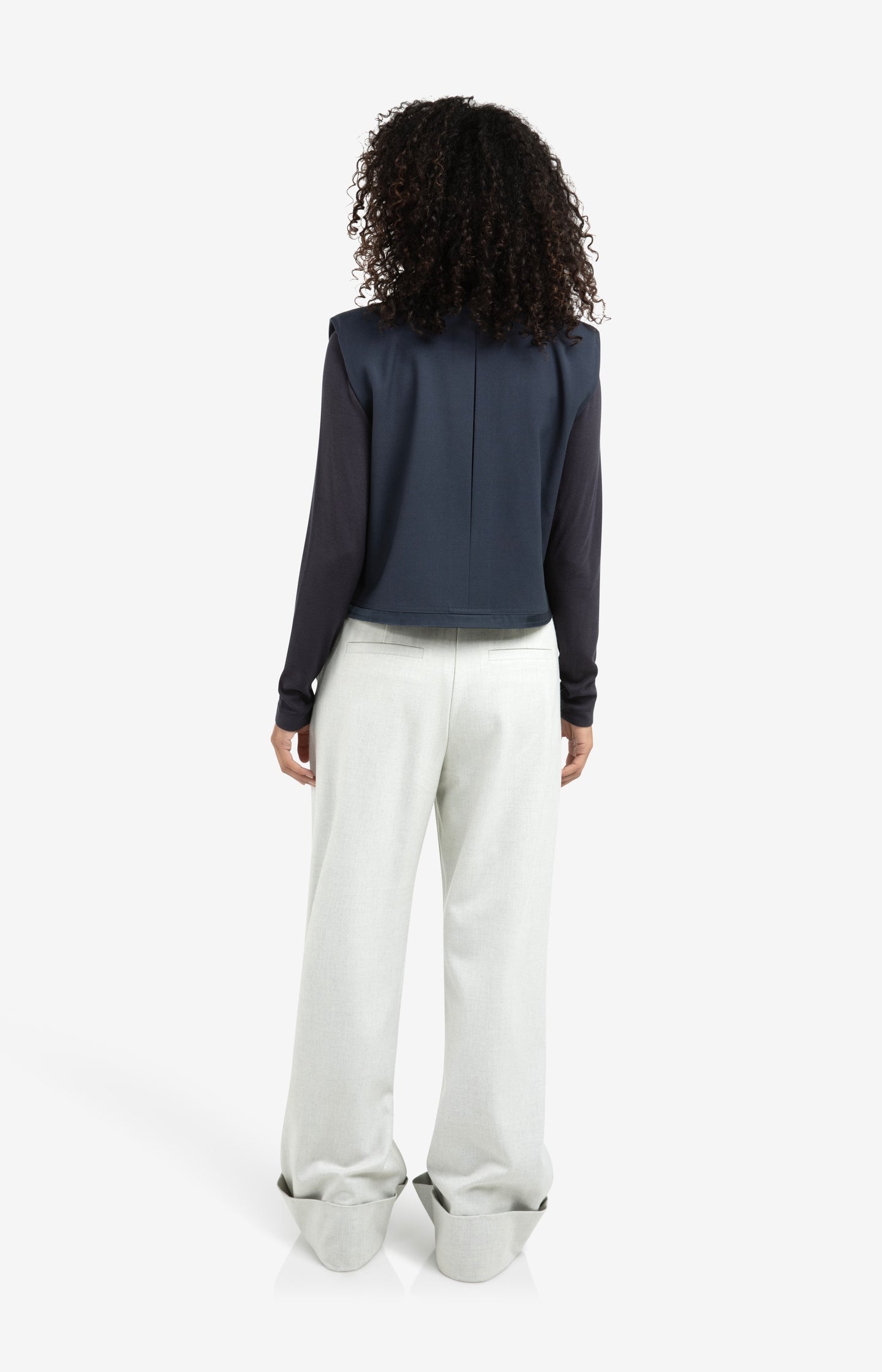 Short teddy jacket with padded sleeves