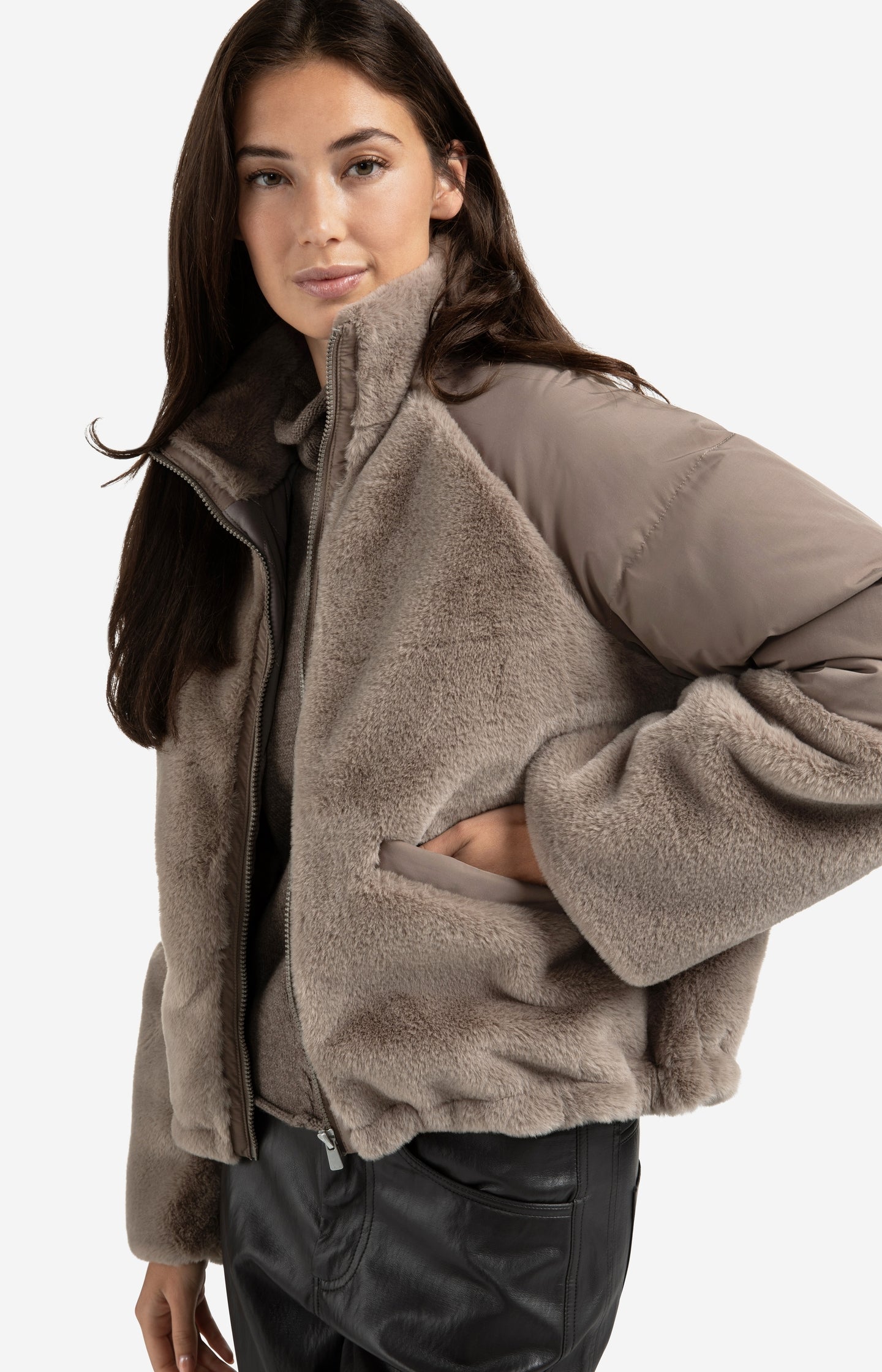 Short teddy jacket with padded sleeves