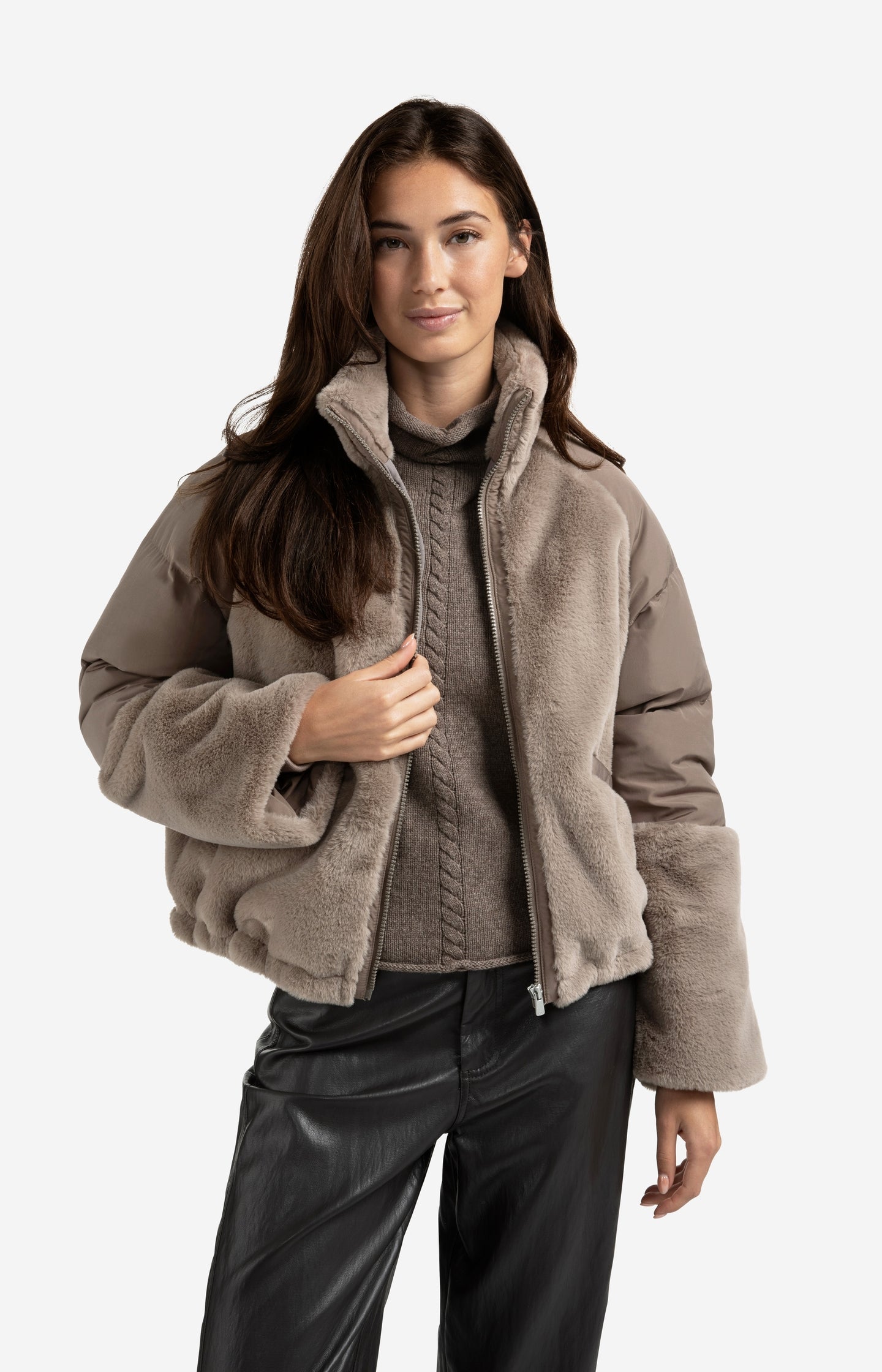 Short teddy jacket with padded sleeves