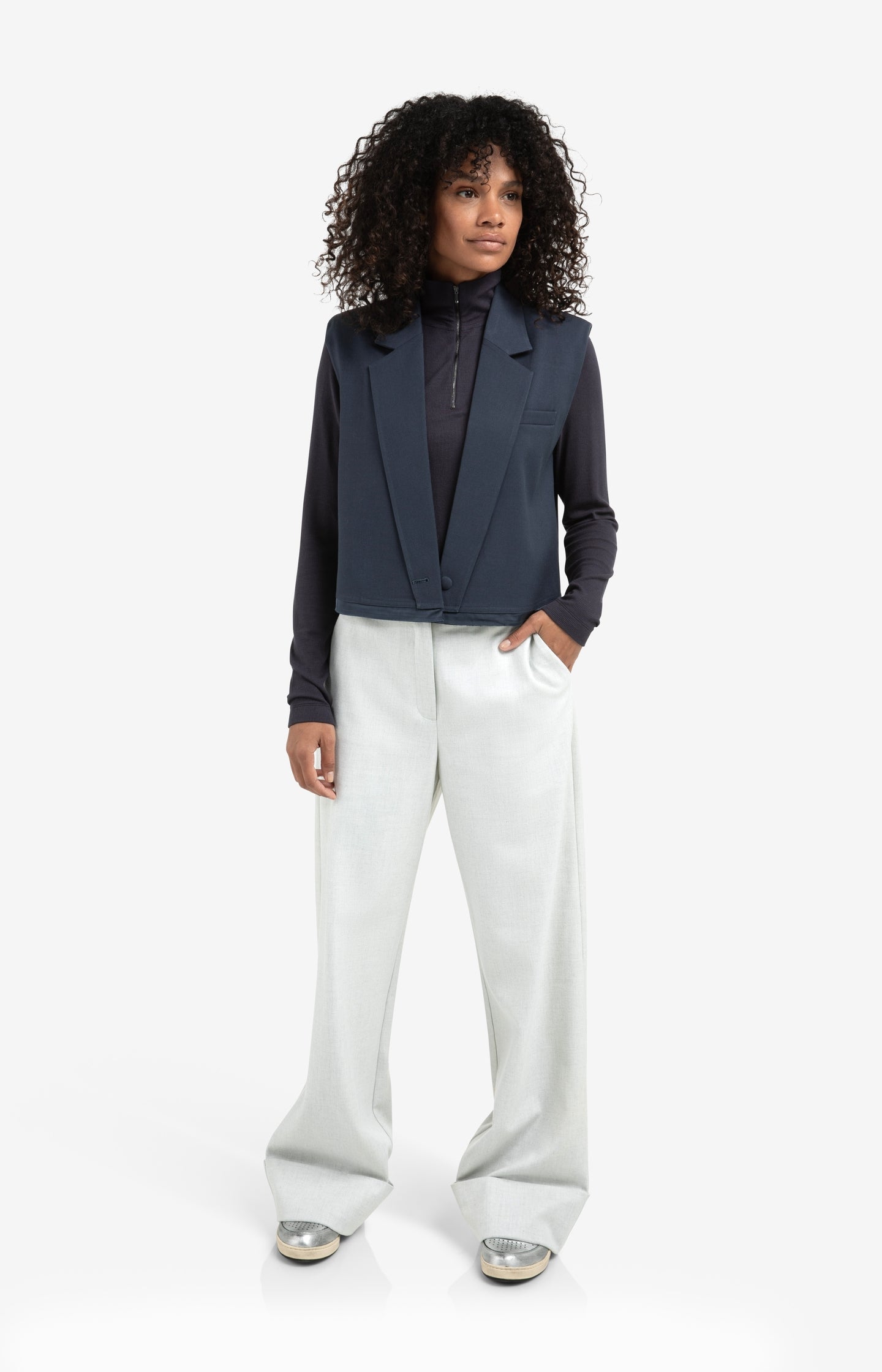 Short teddy jacket with padded sleeves