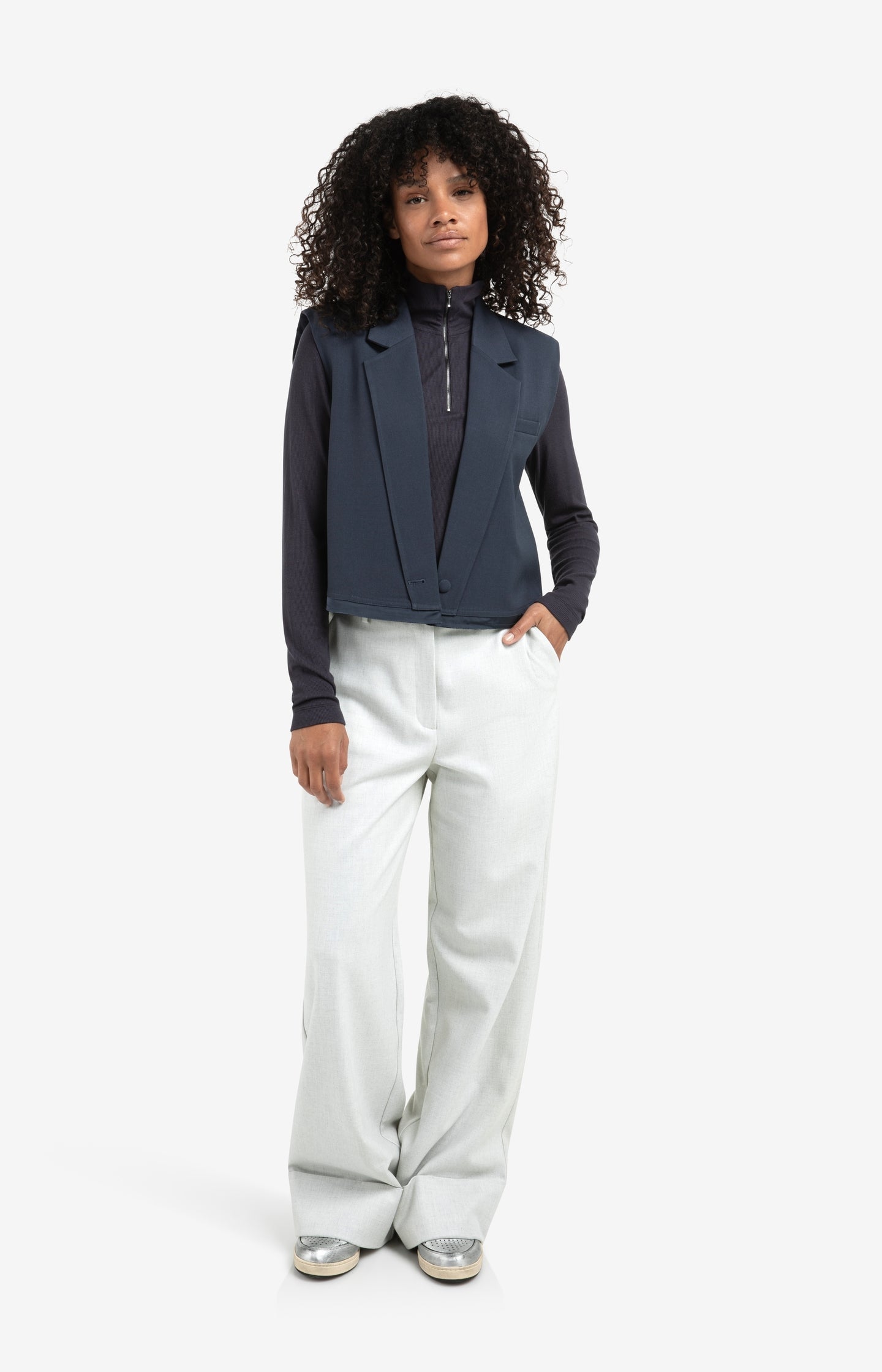 Short teddy jacket with padded sleeves