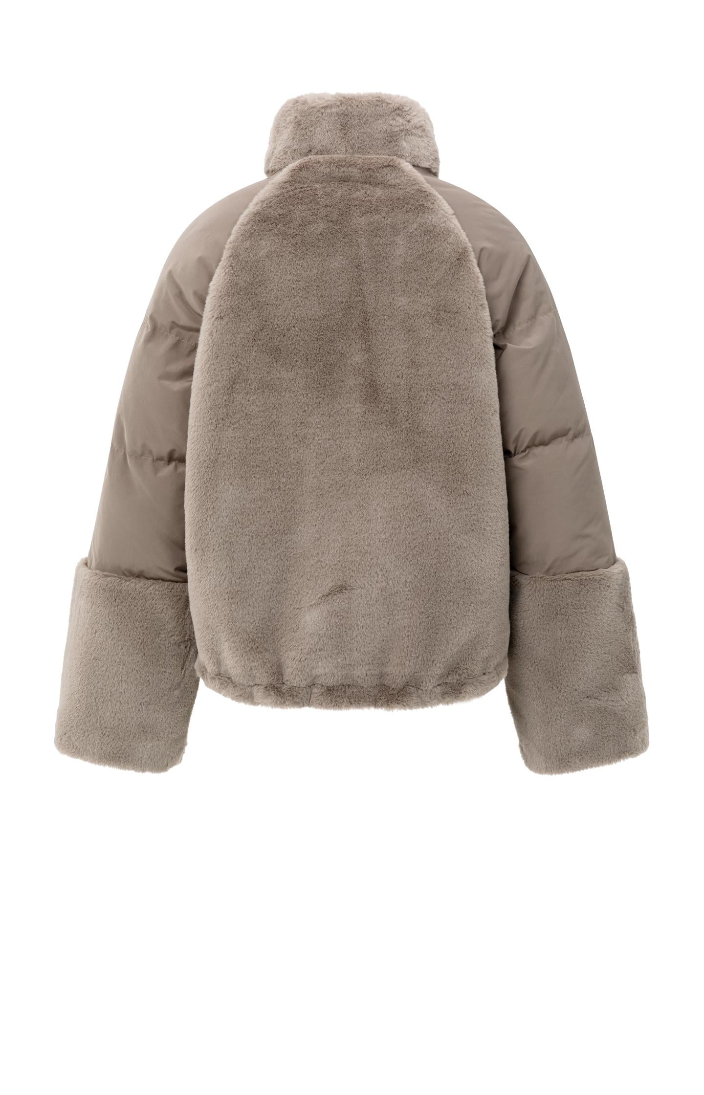 Short teddy jacket with padded sleeves