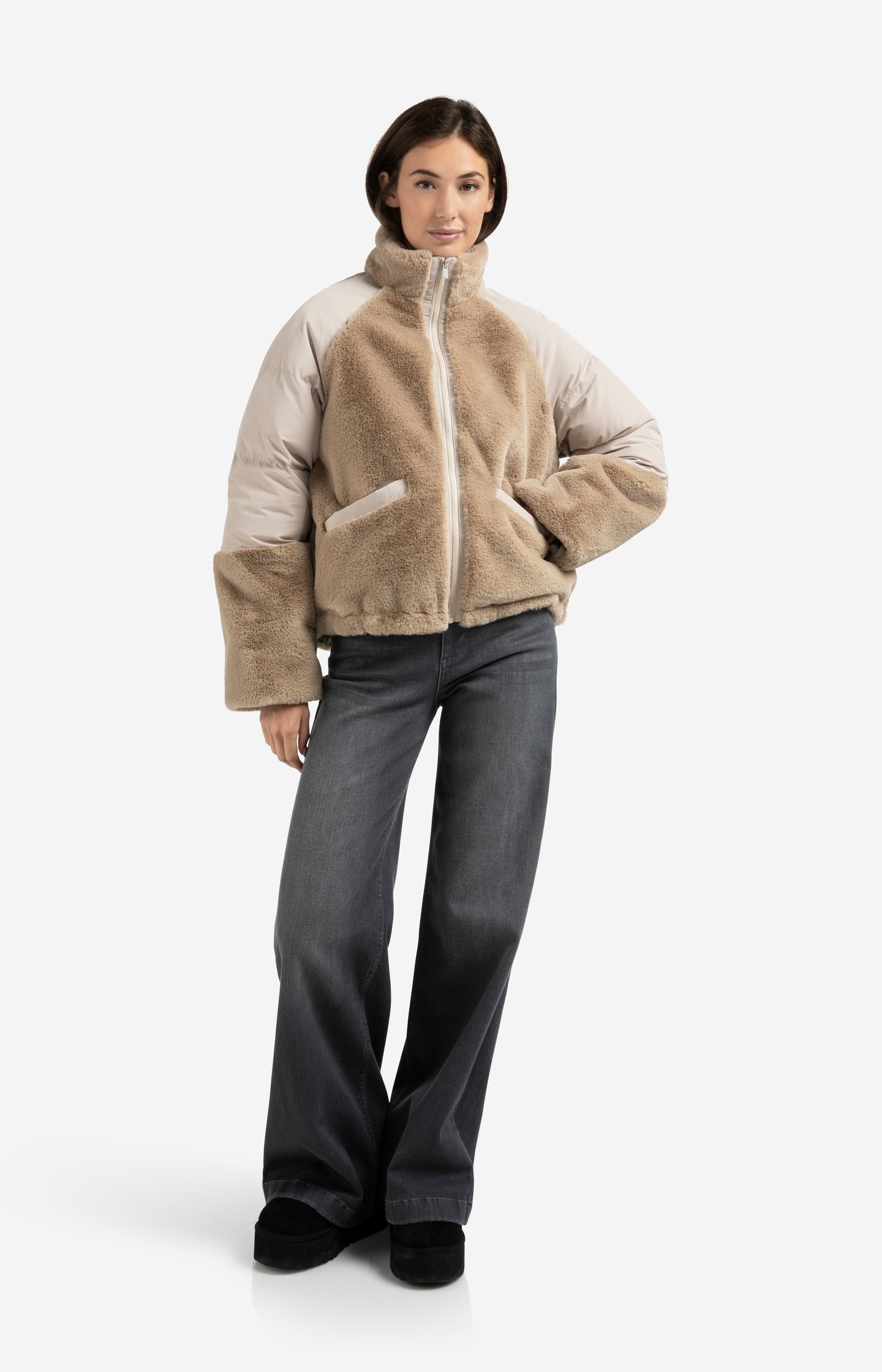 Short teddy jacket with padded sleeves - Type: lookbook