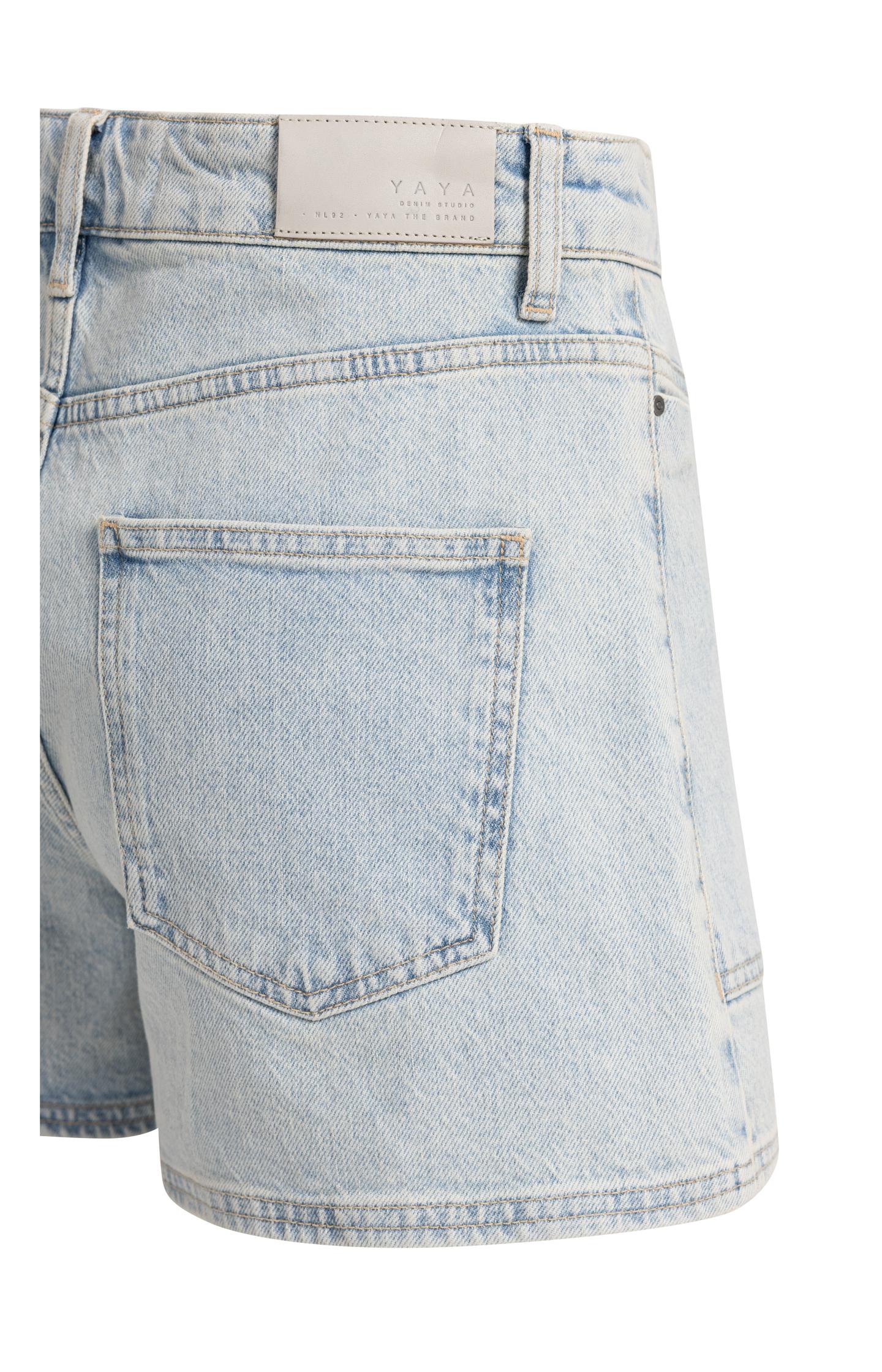 Shorts with pocket details