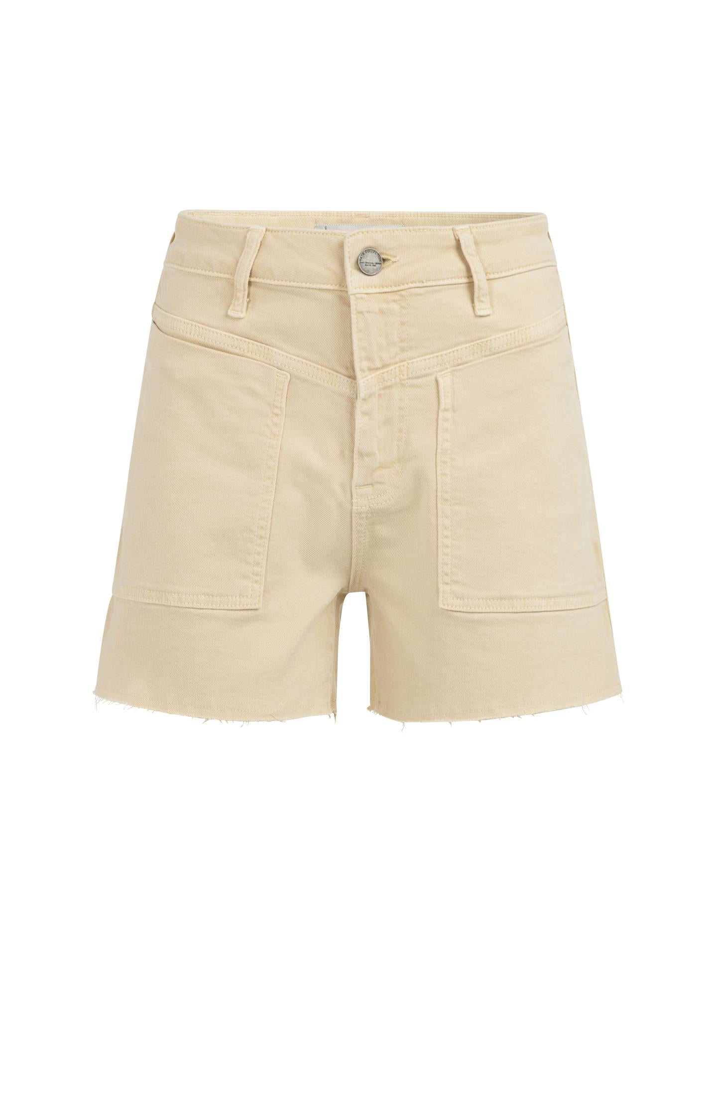 Shorts with pocket details and frayed hem - Type: product