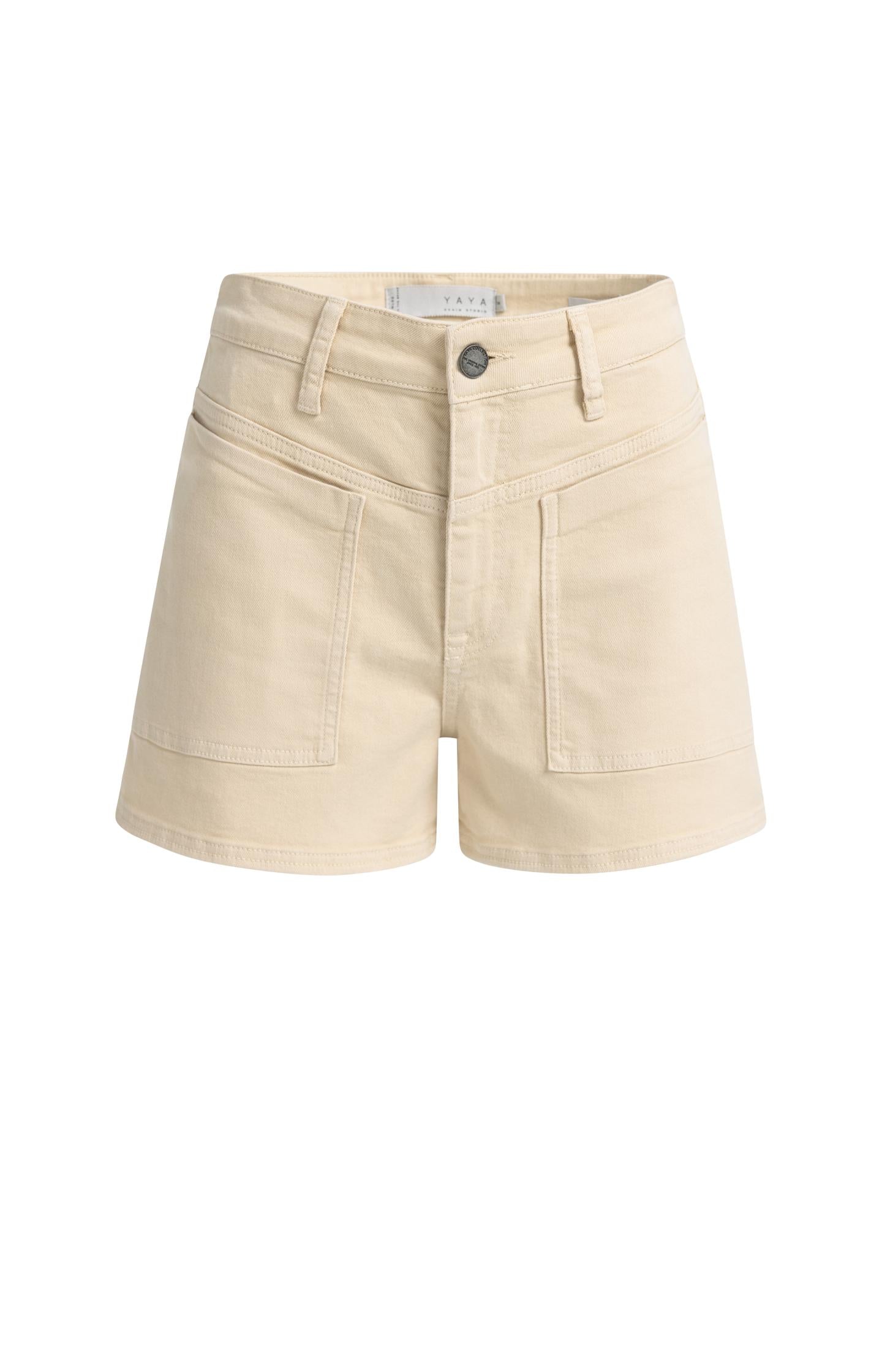 Shorts with pocket details - Type: product