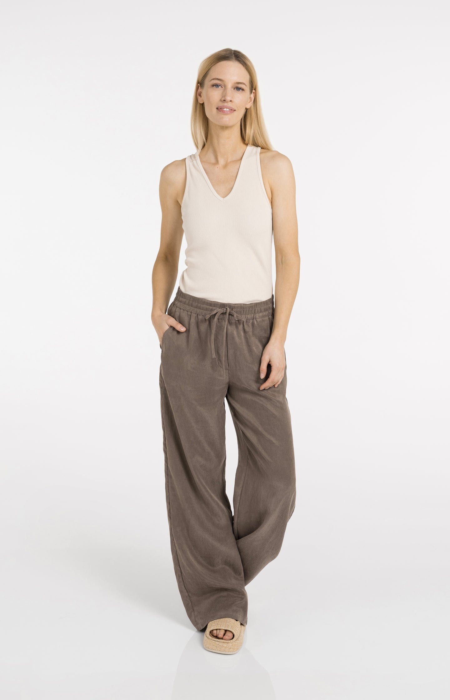 Singlet with crossed back detail