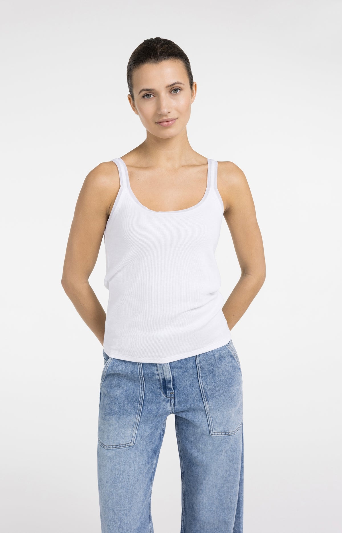 Singlet with mesh detail - Type: lookbook