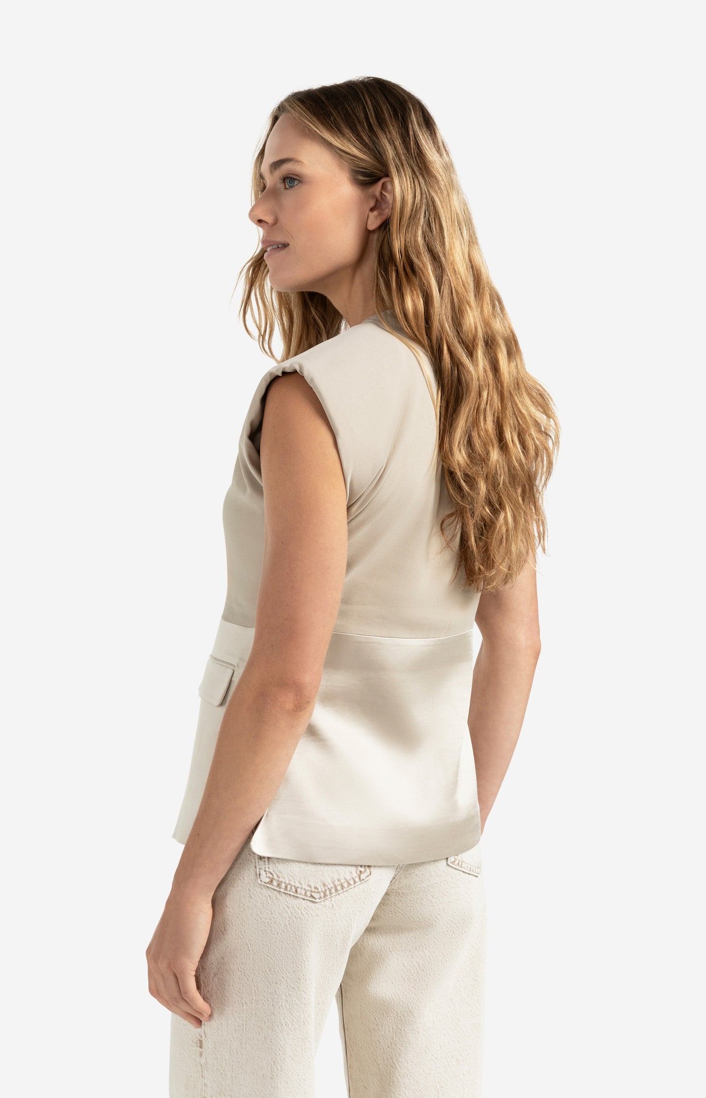 Sleeveless blazer with satin details