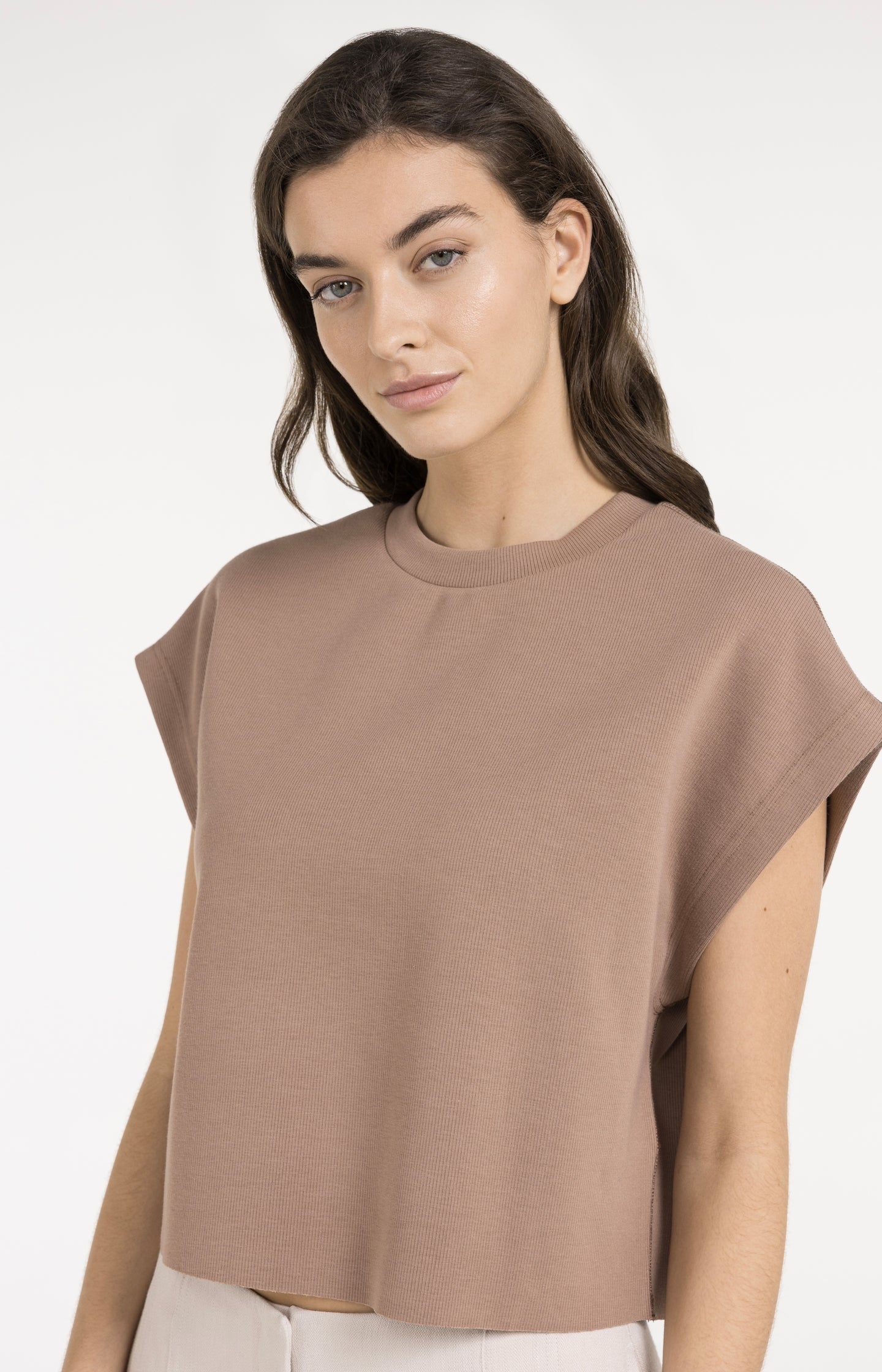 Sleeveless boxy sweatshirt with ribbed details