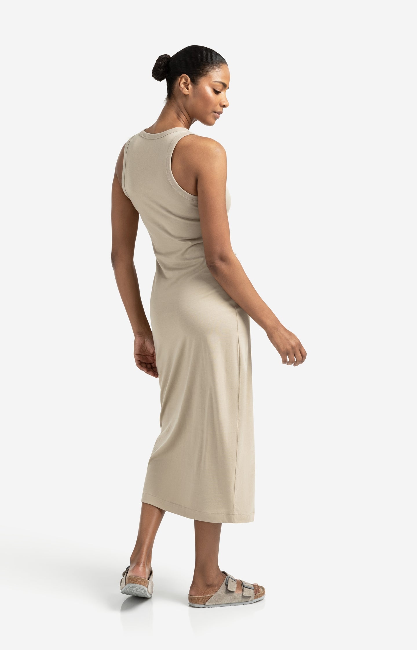 Sleeveless dress with waist tie detail