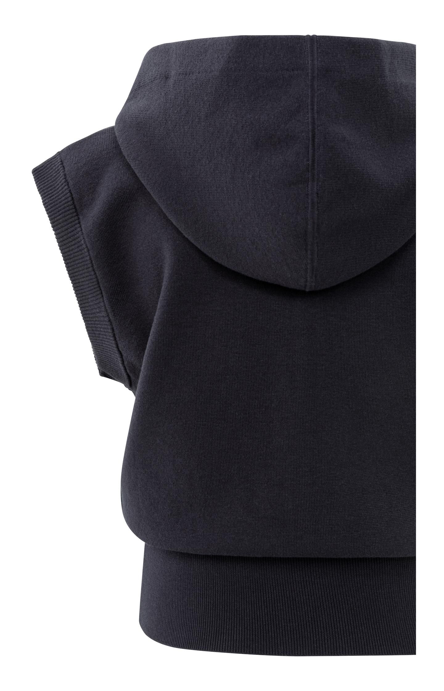 Sleeveless hoodie with zipper and hood