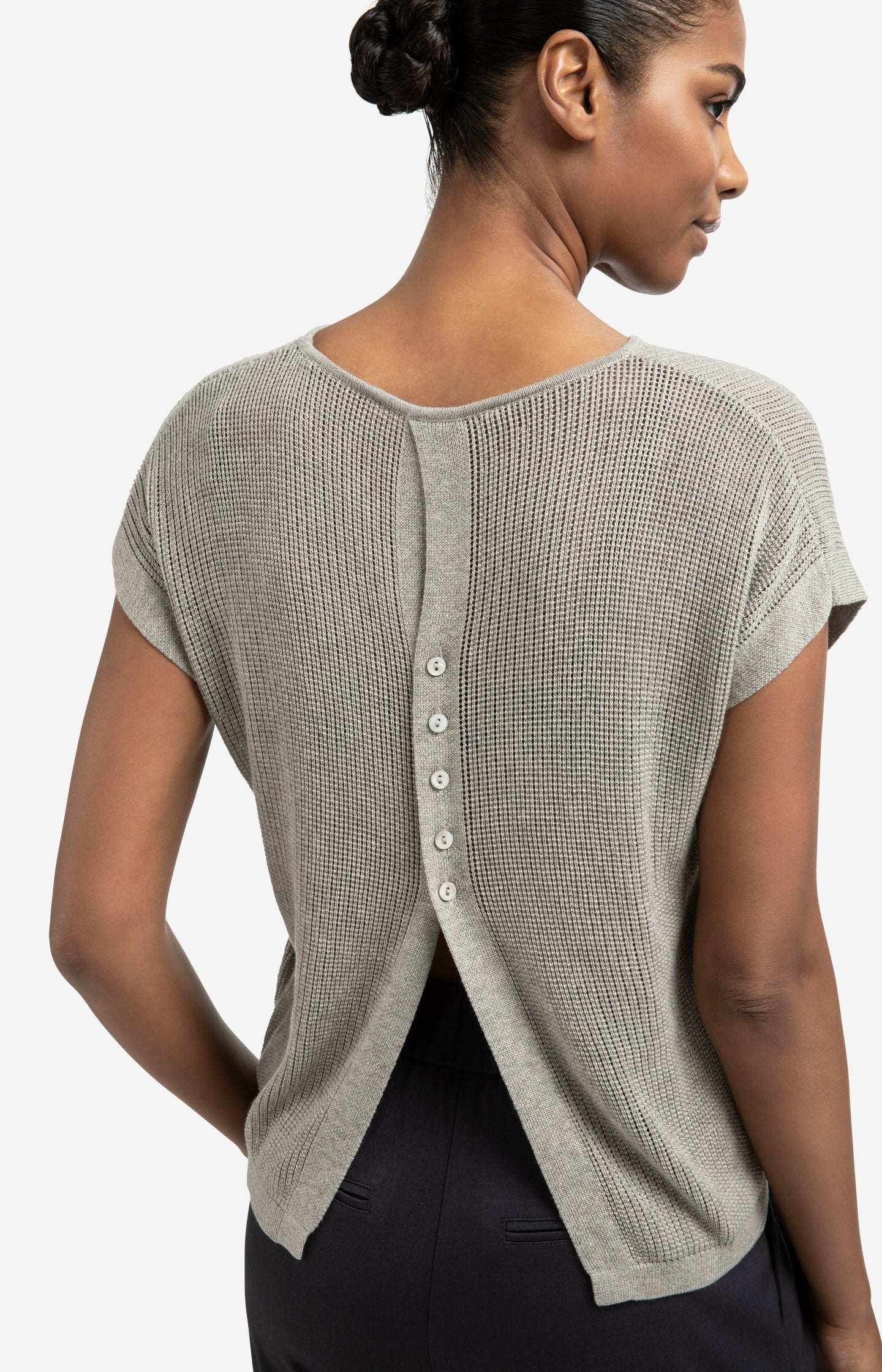 Sleeveless knit top with back button detail